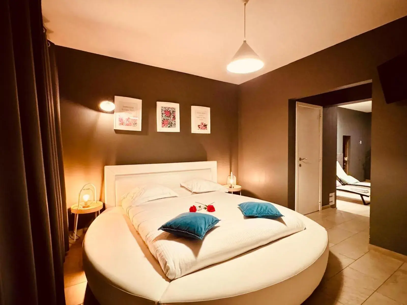 King Room with Spa Bath in The Rose Suites King Room with Spa Bath in The Rose Suites