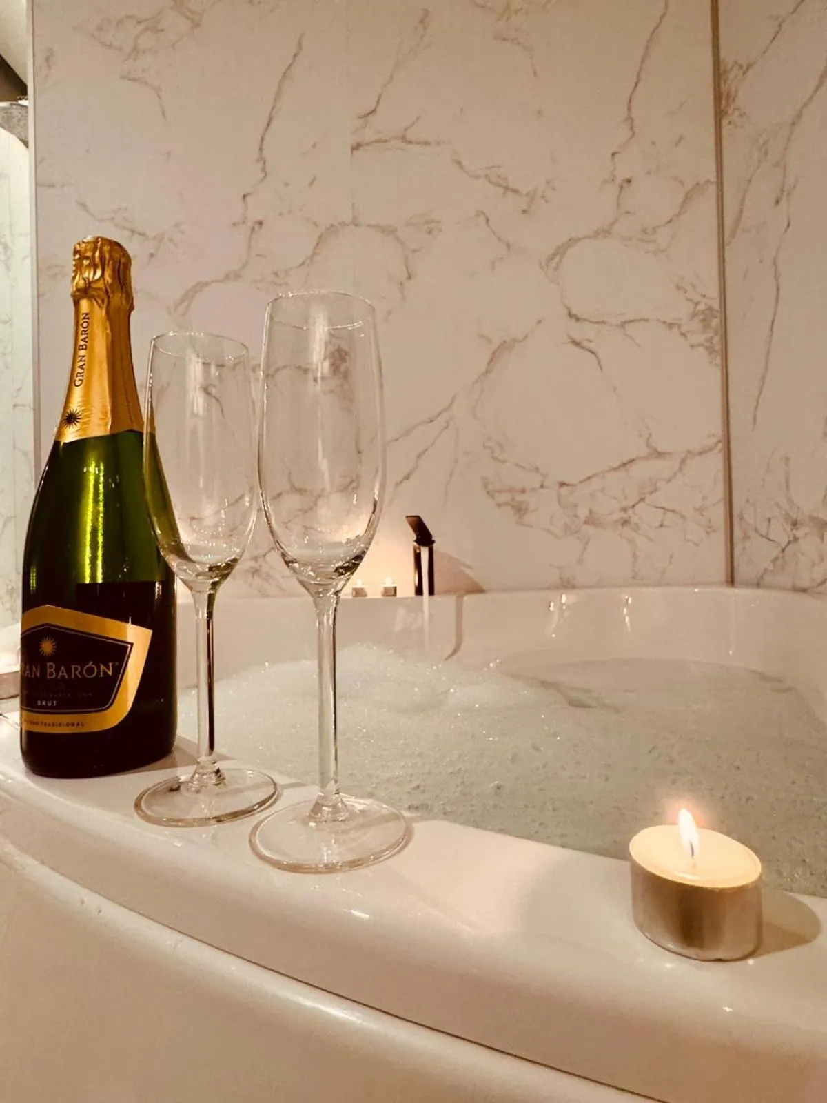 Hot Tub in The Rose Suites