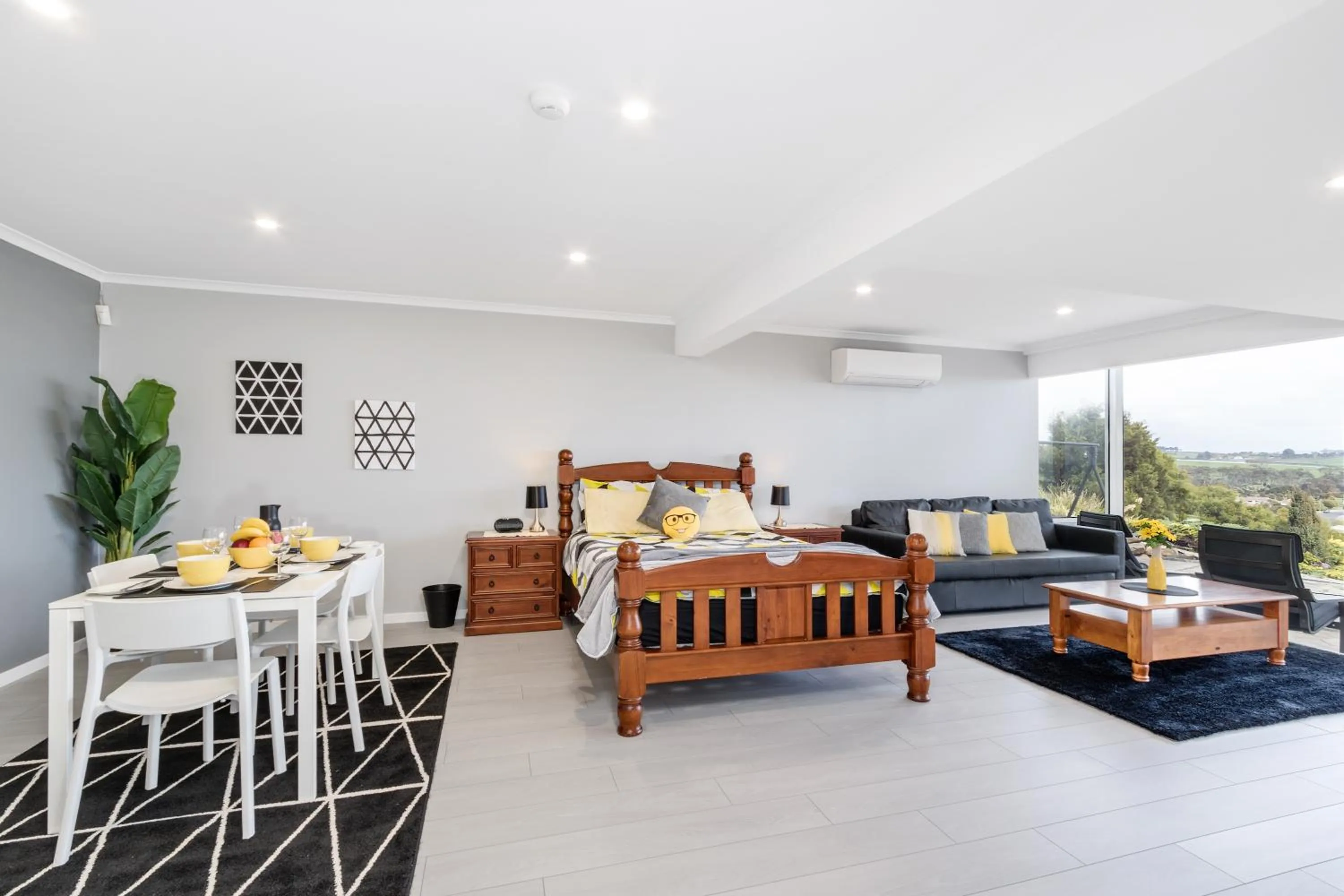 Living room in Views Forever - Devonport