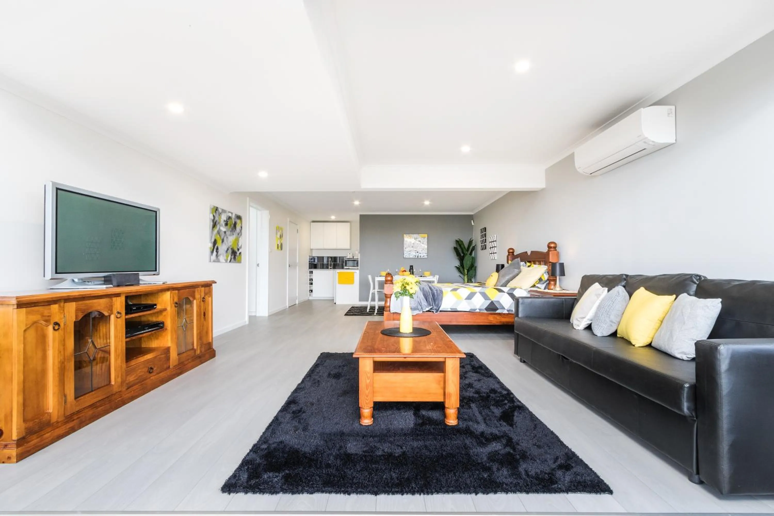 TV and multimedia in Views Forever - Devonport