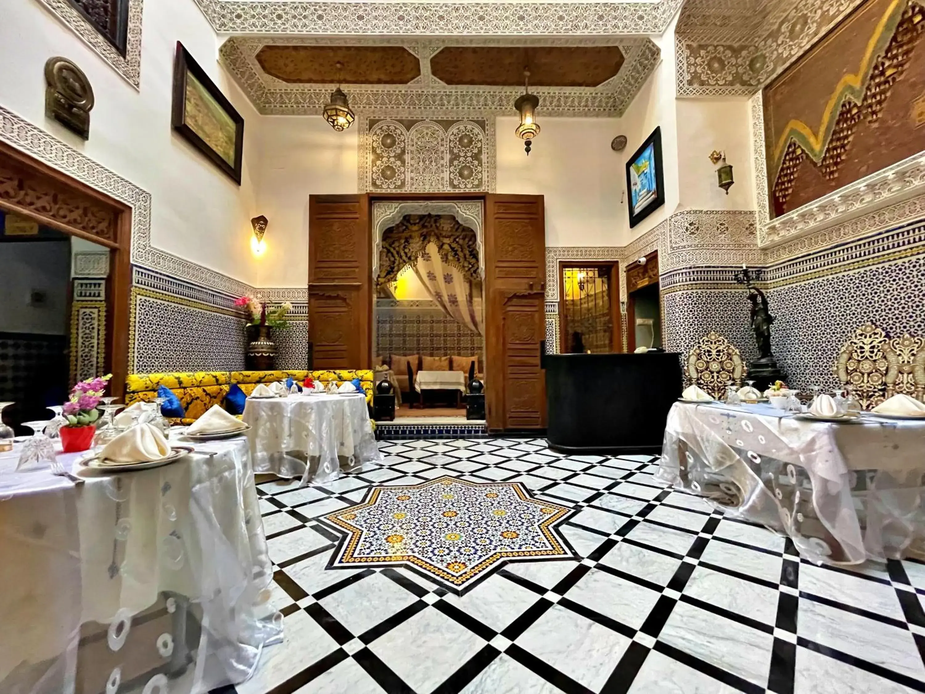 Restaurant/places to eat in Riad Dar Guennoun - Luxury Suites in the Heart of Fes Restaurant/places to eat in Riad Dar Guennoun - Luxury Suites in the Heart of Fes