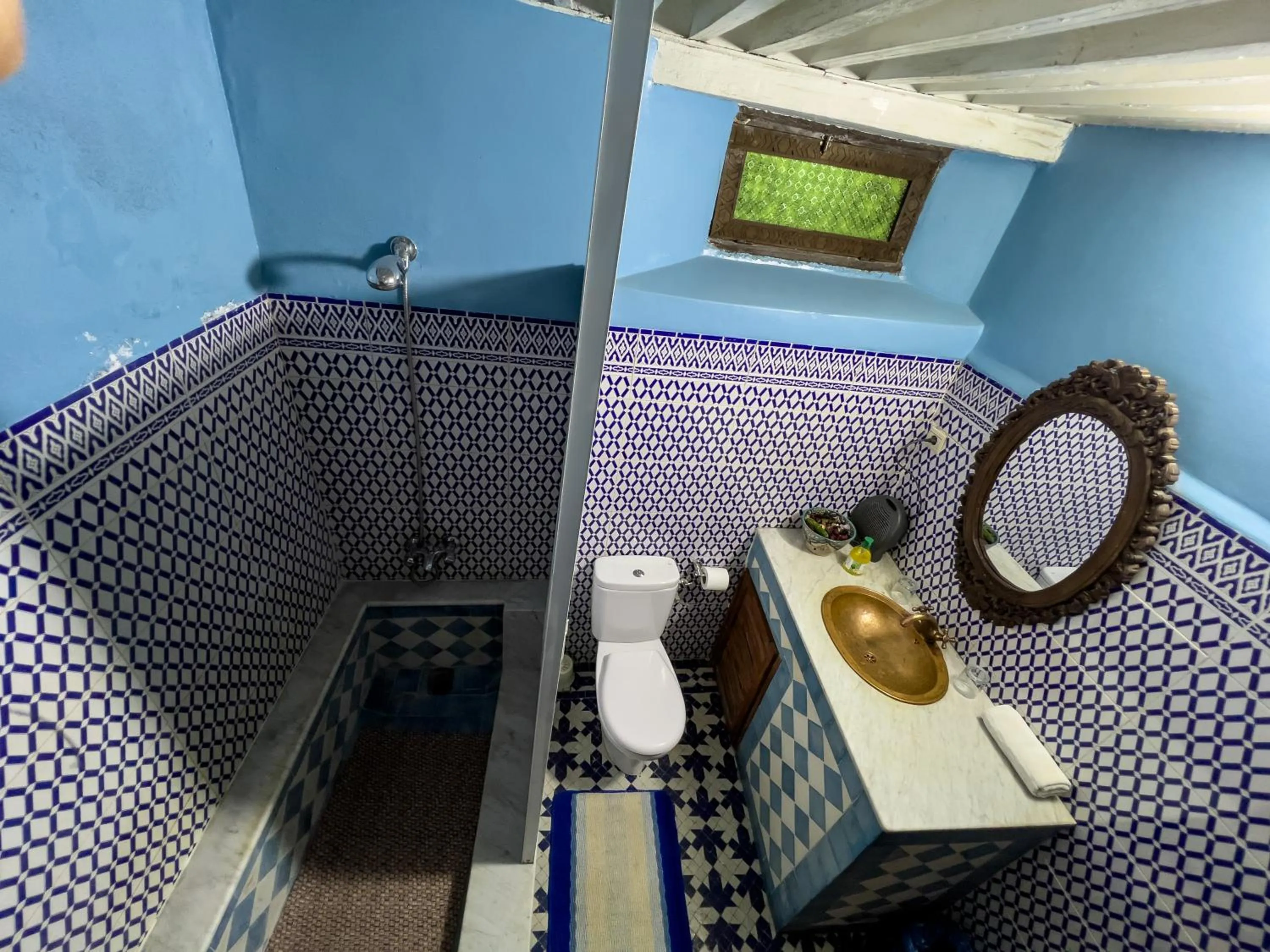 Bathroom in Riad Dar Guennoun - Luxury Suites in the Heart of Fes