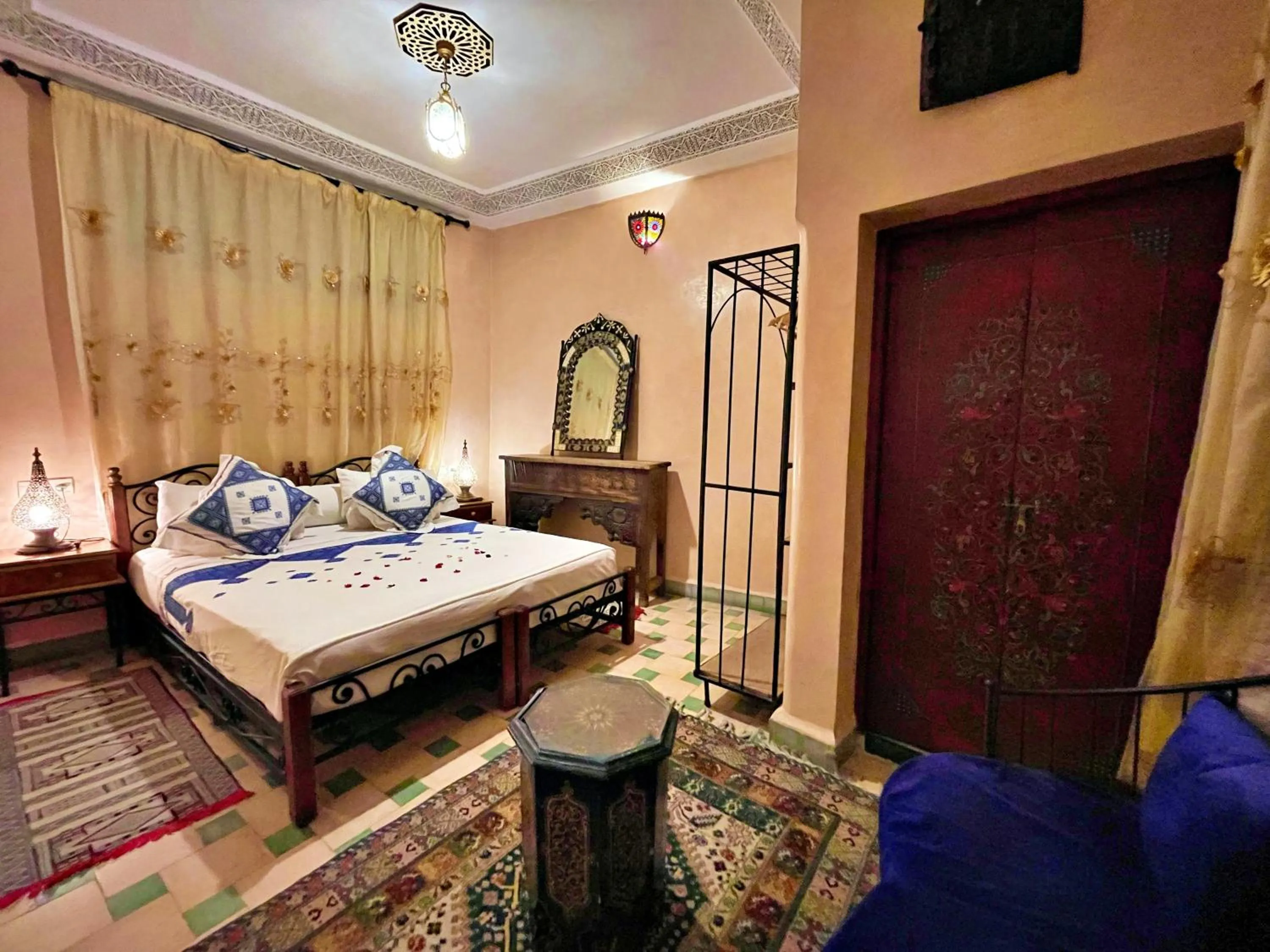 Photo of the whole room, Bed in Riad Dar Guennoun - Luxury Suites in the Heart of Fes