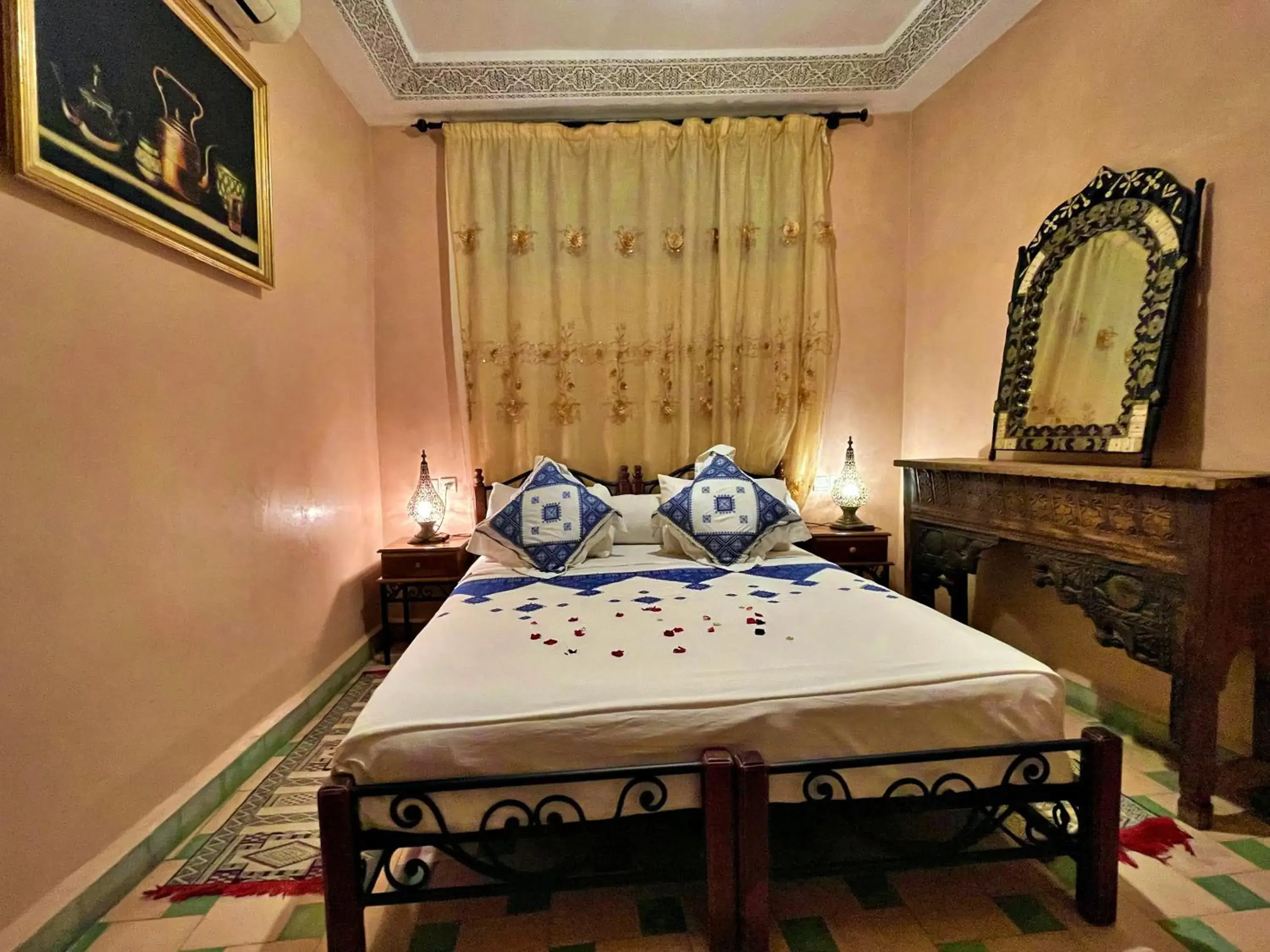 Photo of the whole room, Bed in Riad Dar Guennoun - Luxury Suites in the Heart of Fes Photo of the whole room, Bed in Riad Dar Guennoun - Luxury Suites in the Heart of Fes
