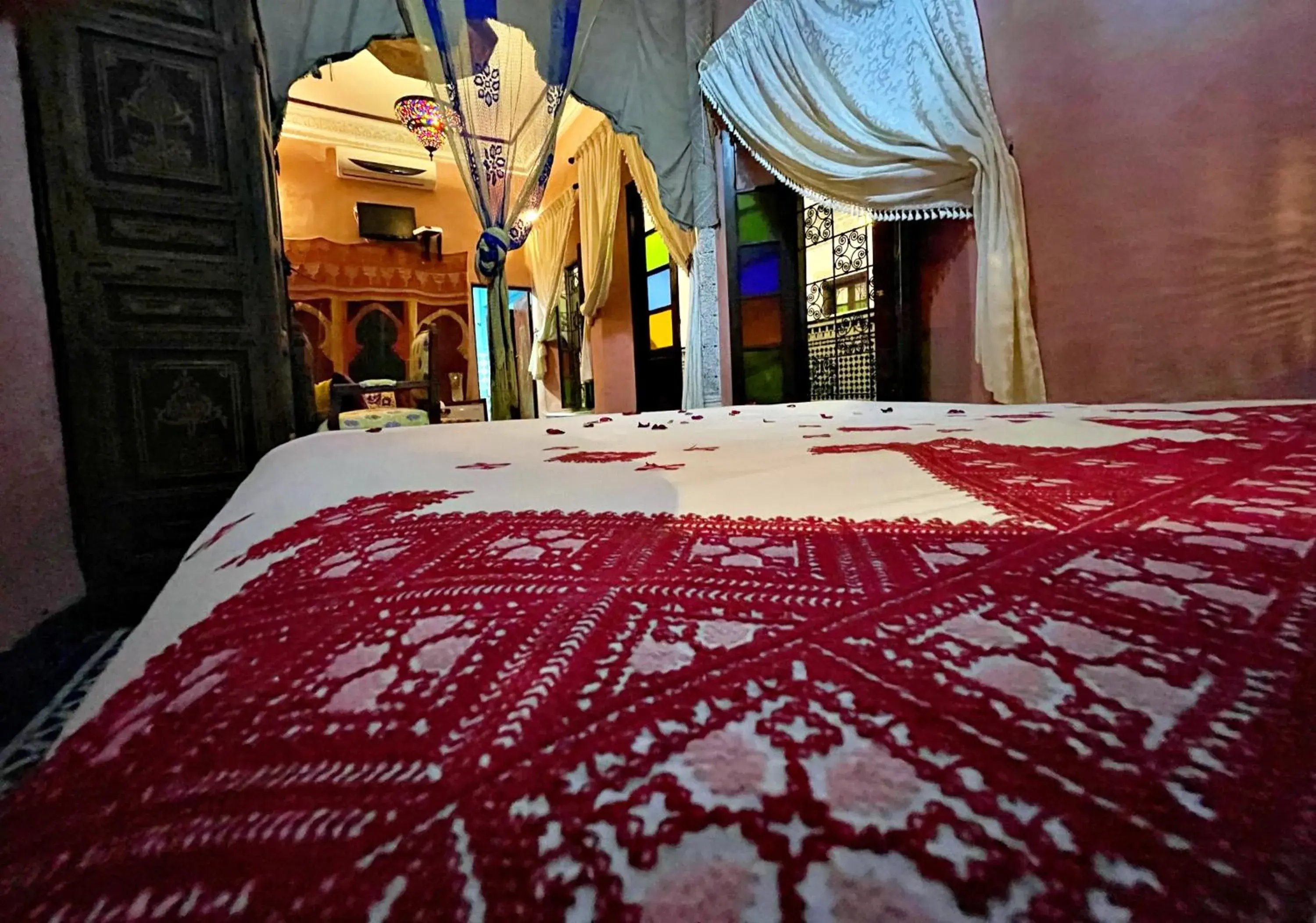 Bed in Riad Dar Guennoun - Luxury Suites in the Heart of Fes Bed in Riad Dar Guennoun - Luxury Suites in the Heart of Fes