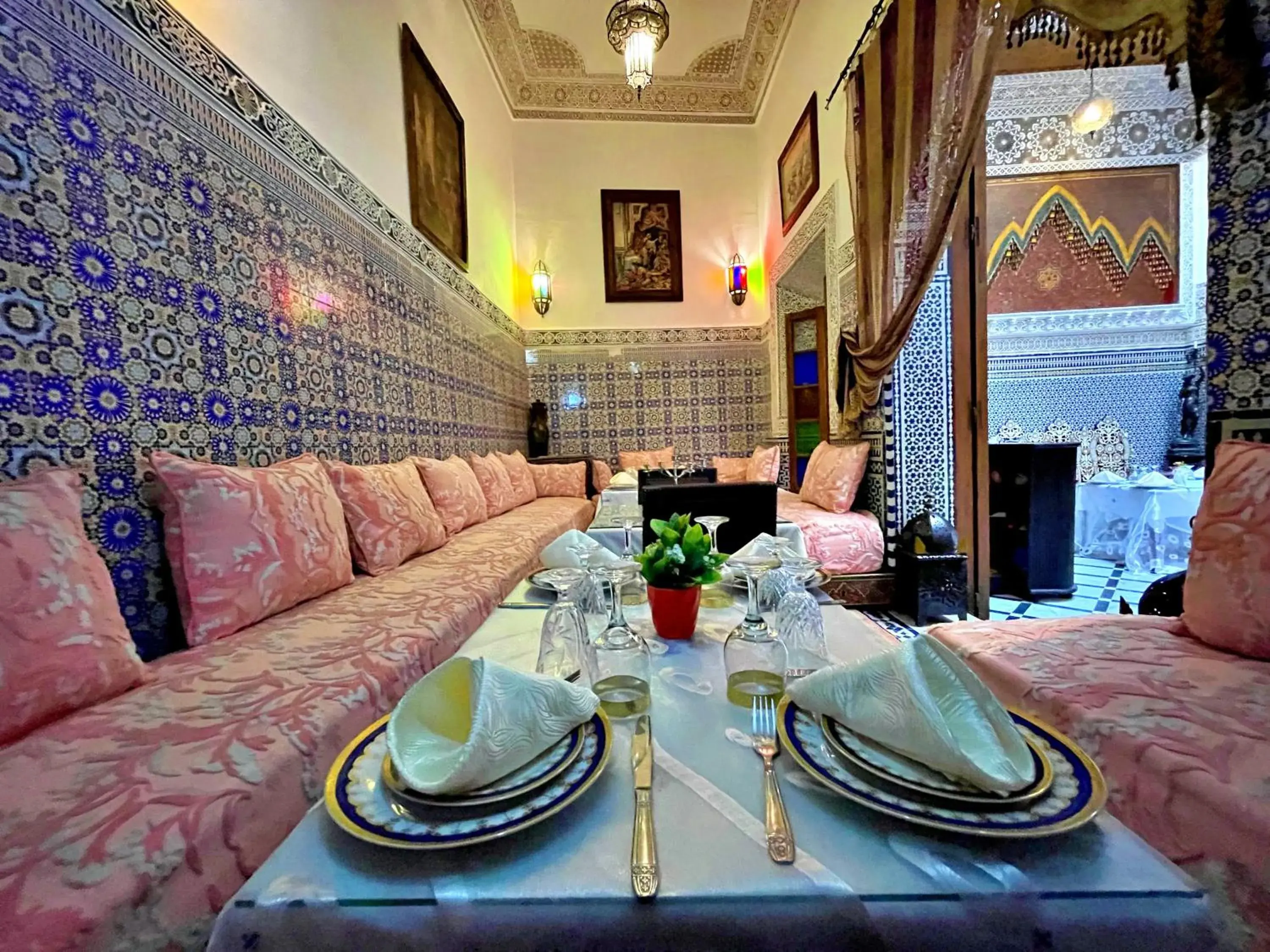 Restaurant/places to eat in Riad Dar Guennoun - Luxury Suites in the Heart of Fes Restaurant/places to eat in Riad Dar Guennoun - Luxury Suites in the Heart of Fes