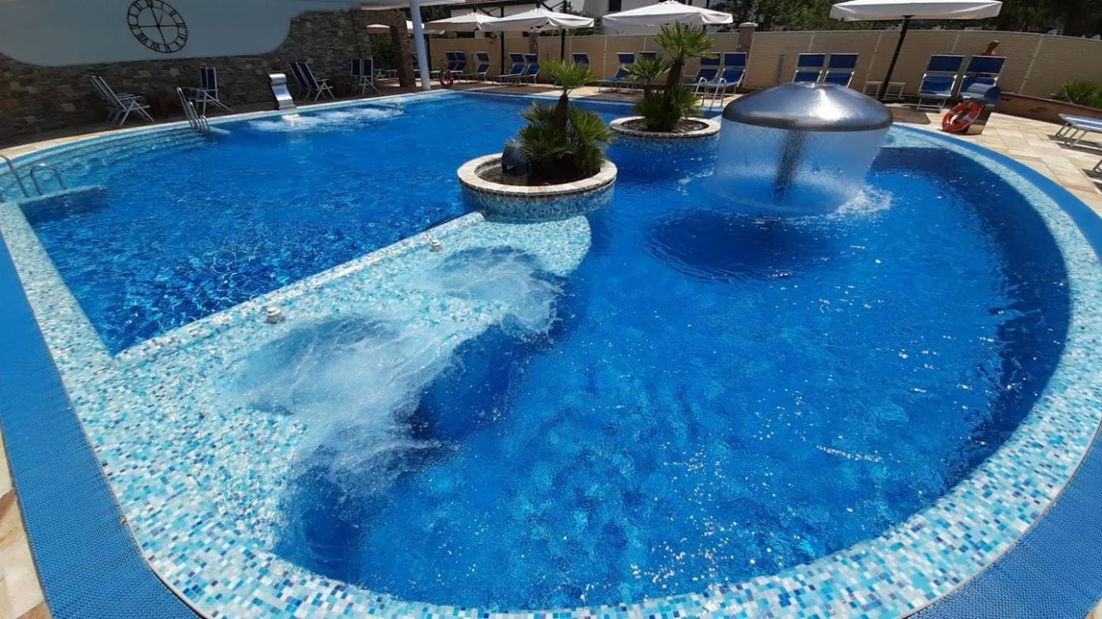 Swimming pool in Hotel & Wellness Fra I Pini