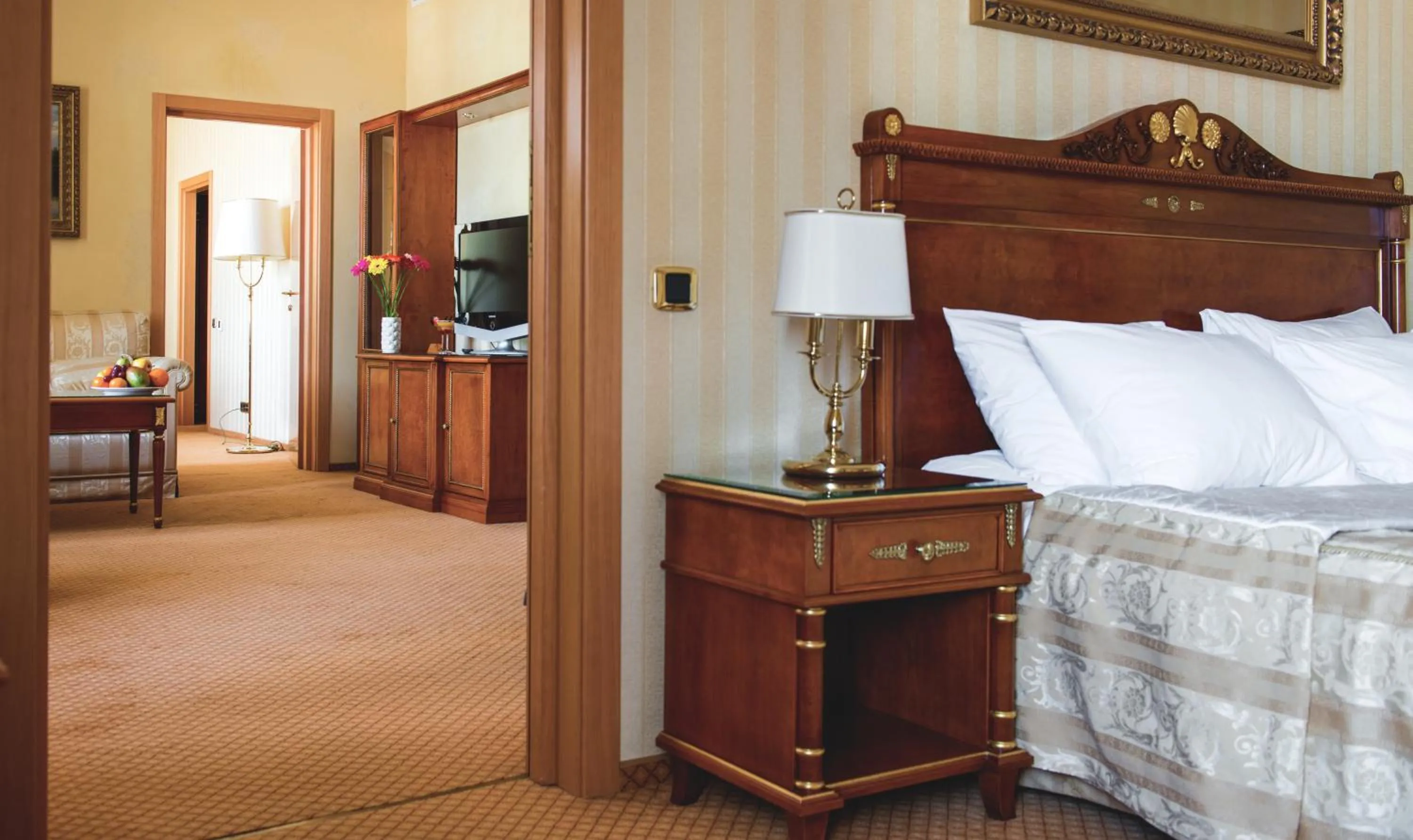 Photo of the whole room, Bed in Optima Collection Podil Plaza