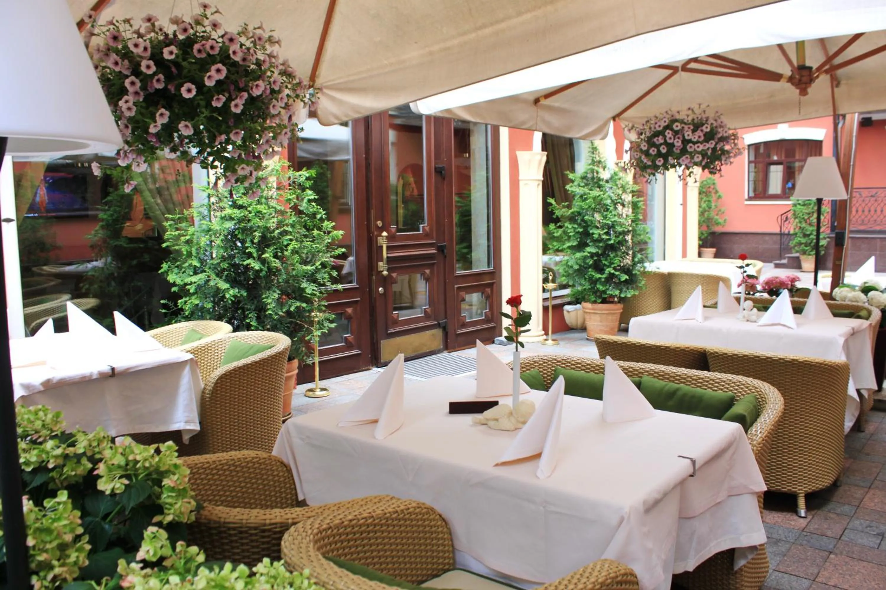 Restaurant/places to eat in Optima Collection Podil Plaza