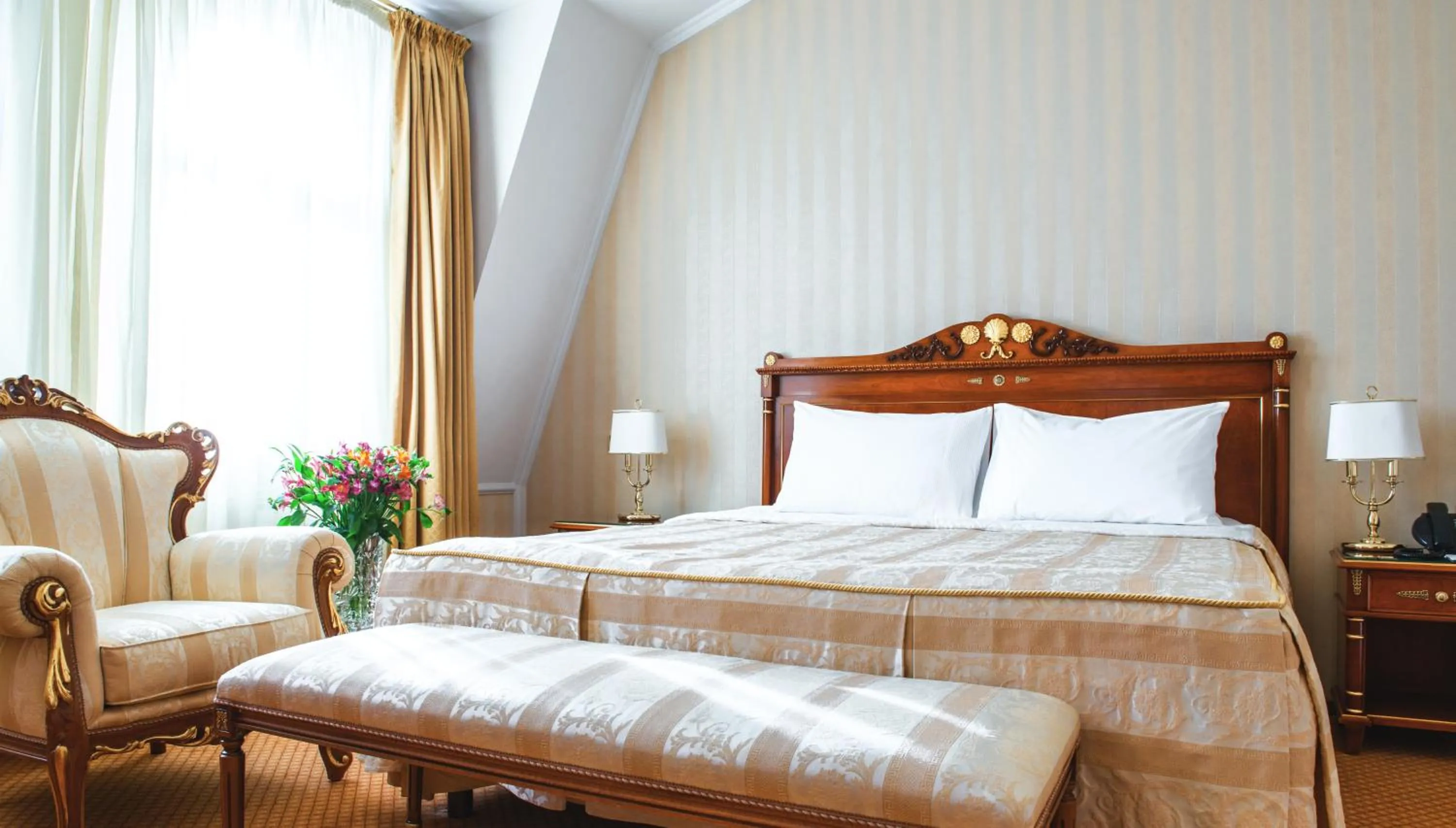 Bed in Optima Collection Podil Plaza