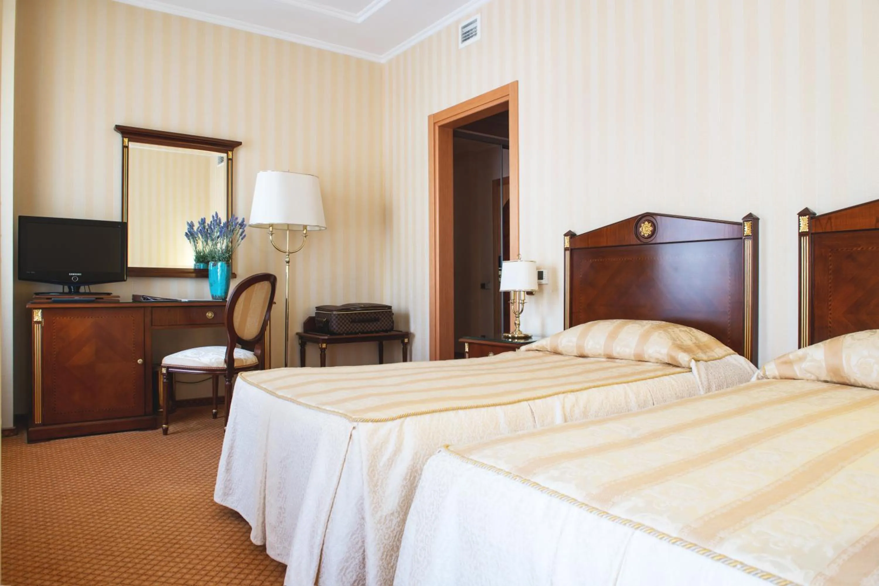 Photo of the whole room, Bed in Optima Collection Podil Plaza