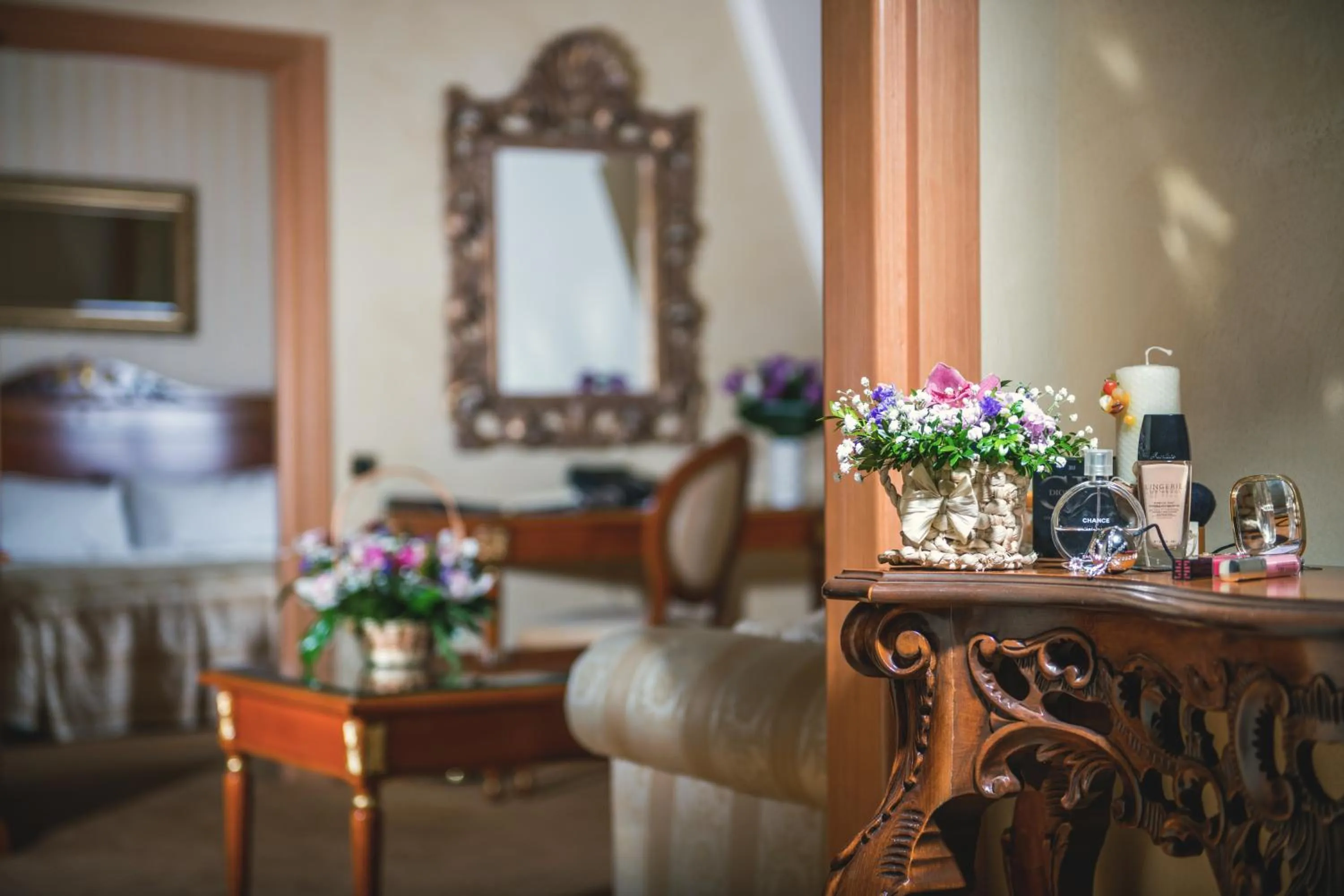 Photo of the whole room in Optima Collection Podil Plaza