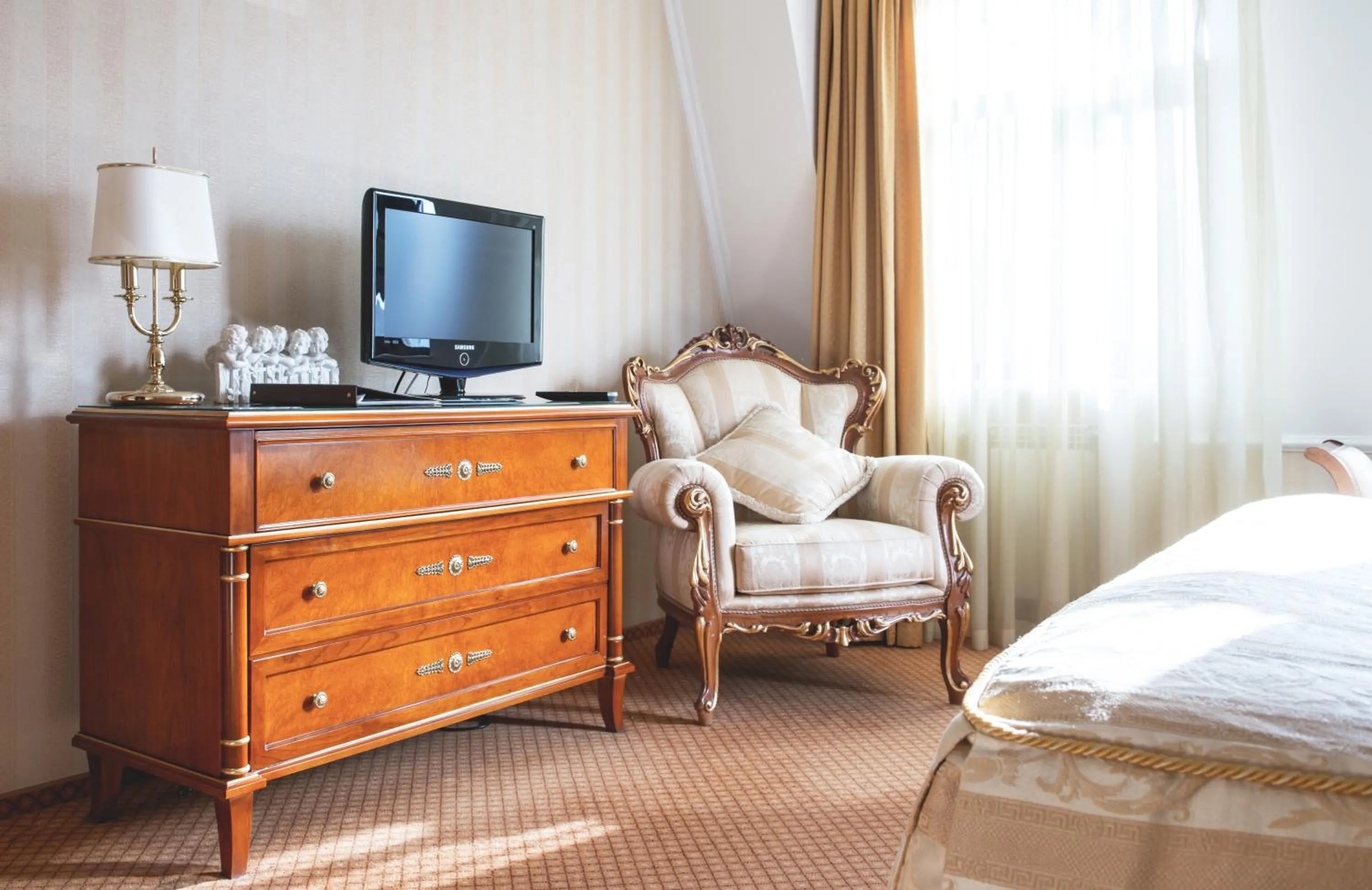 TV and multimedia, Bed in Optima Collection Podil Plaza