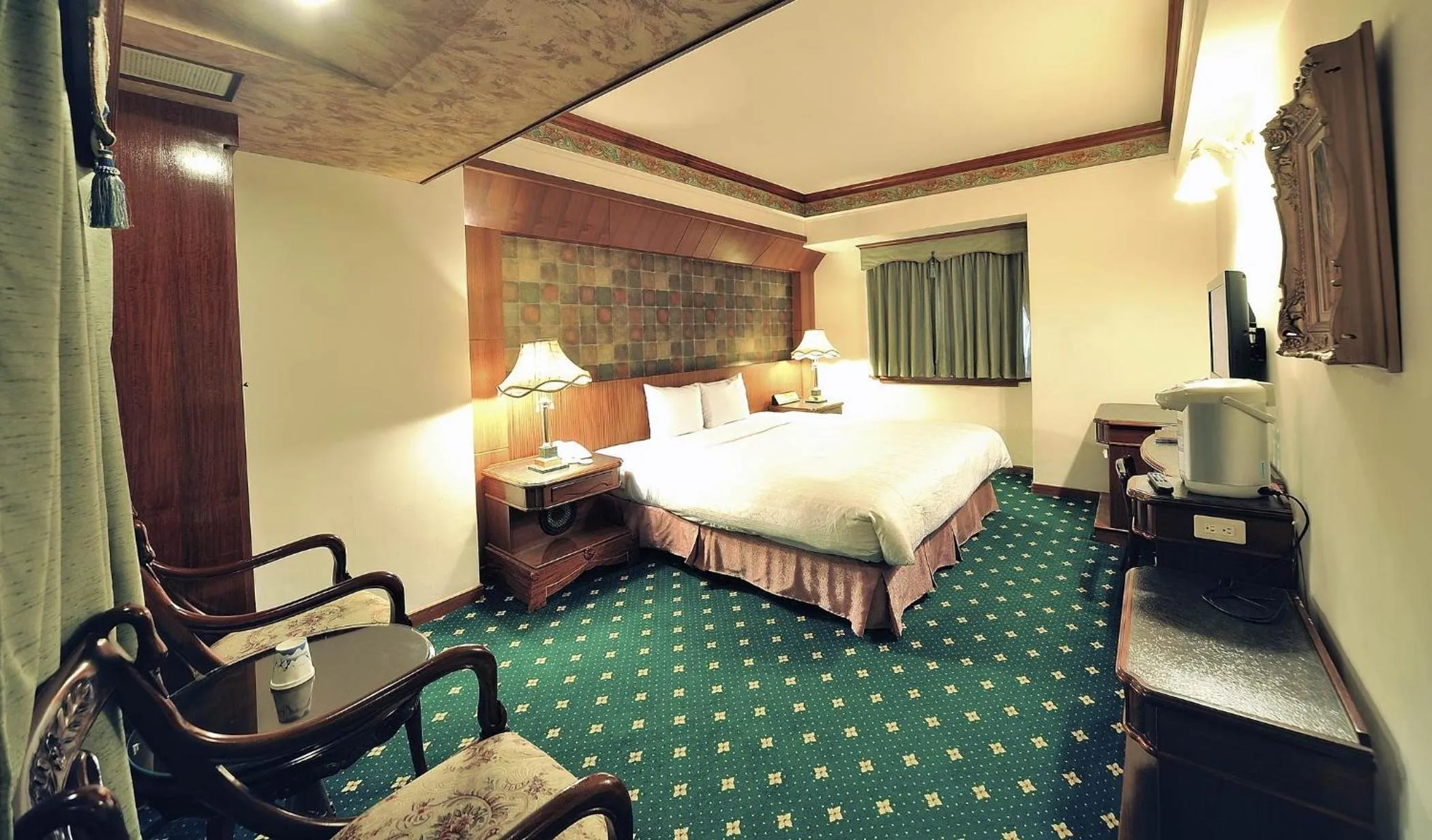 Photo of the whole room, Bed in KaRo Hotel