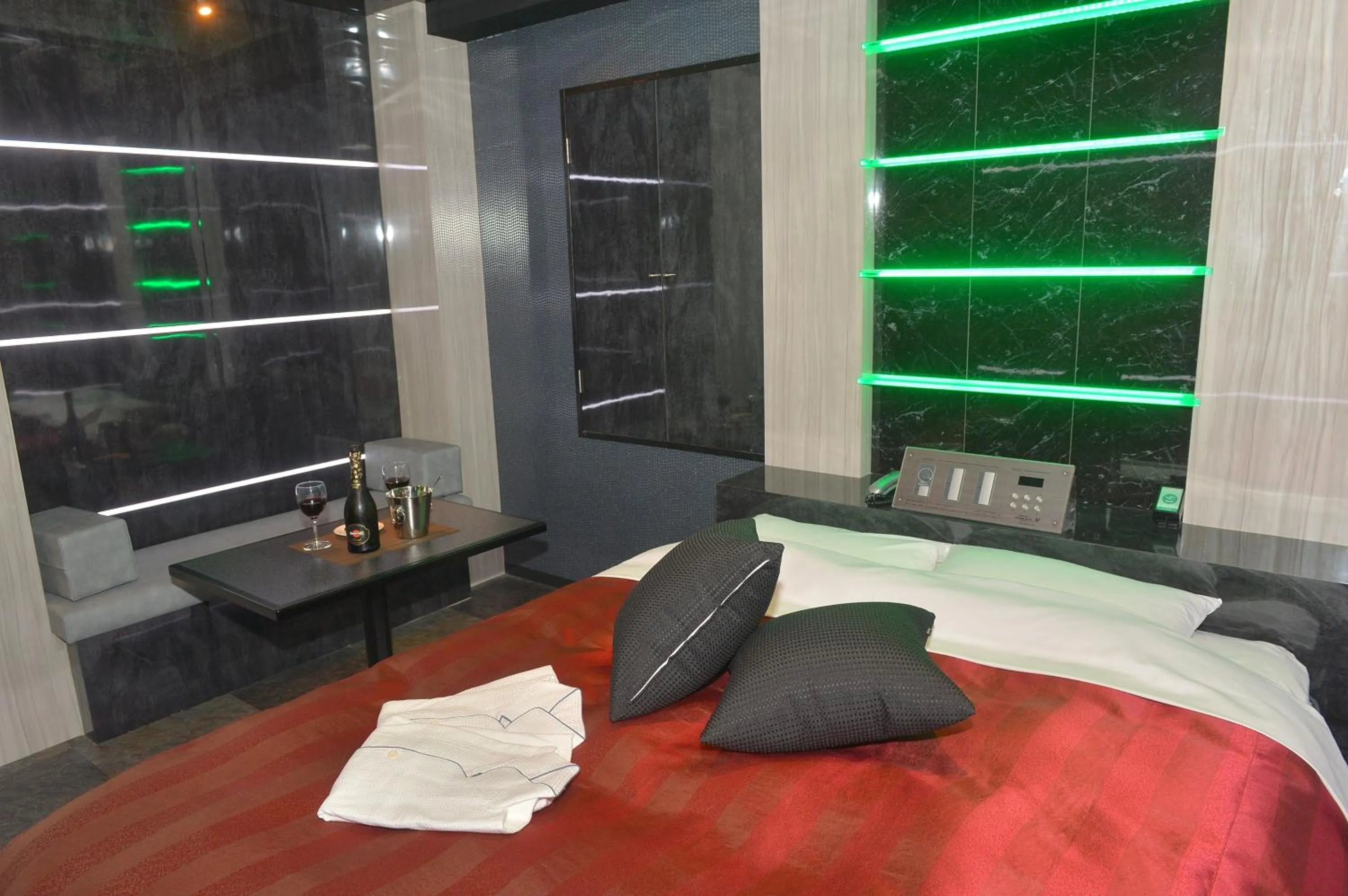 Pets, Bed in Terrace M Yokota Bace ( Adult Only )