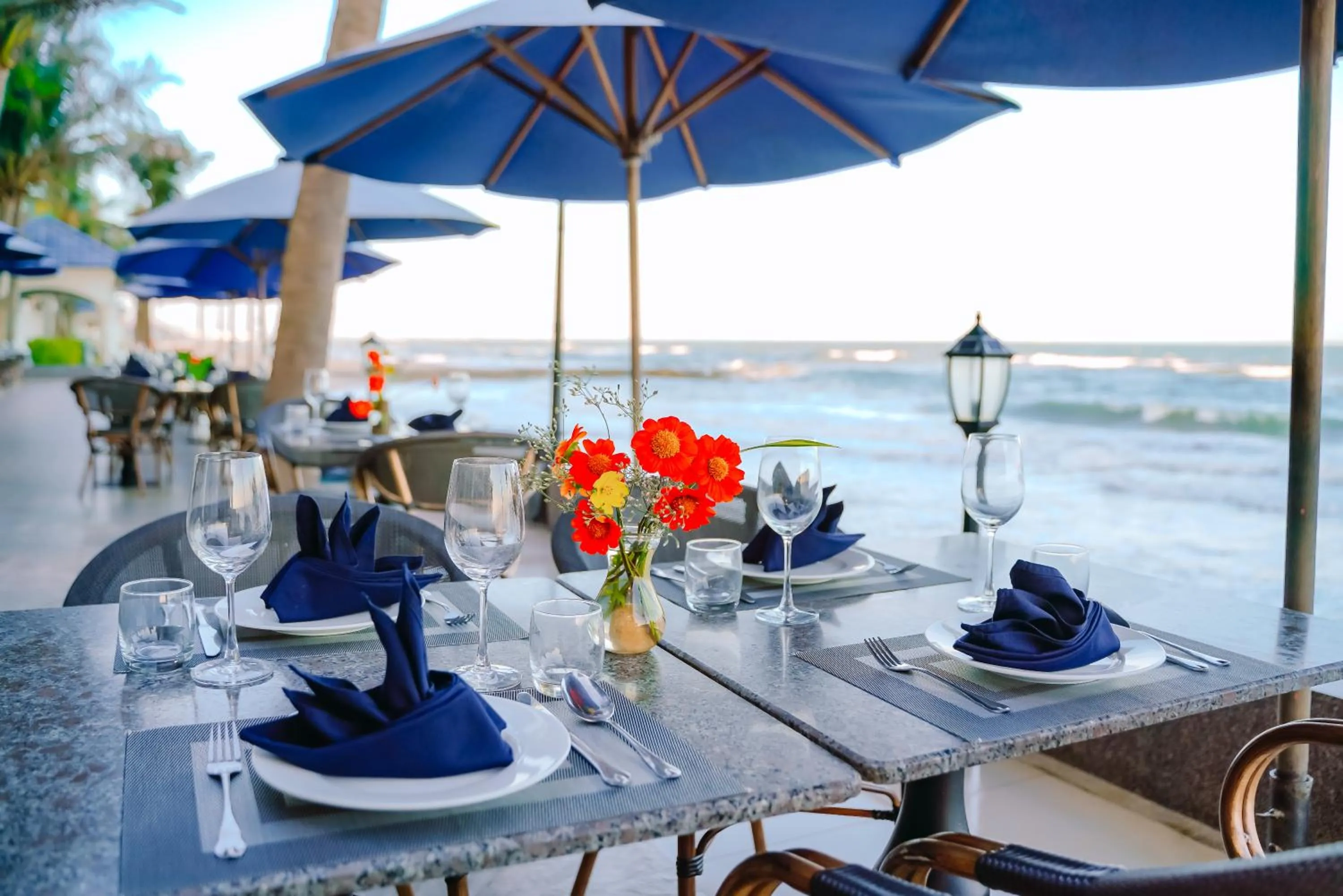 Restaurant/places to eat in Lan Rung Beach Resort