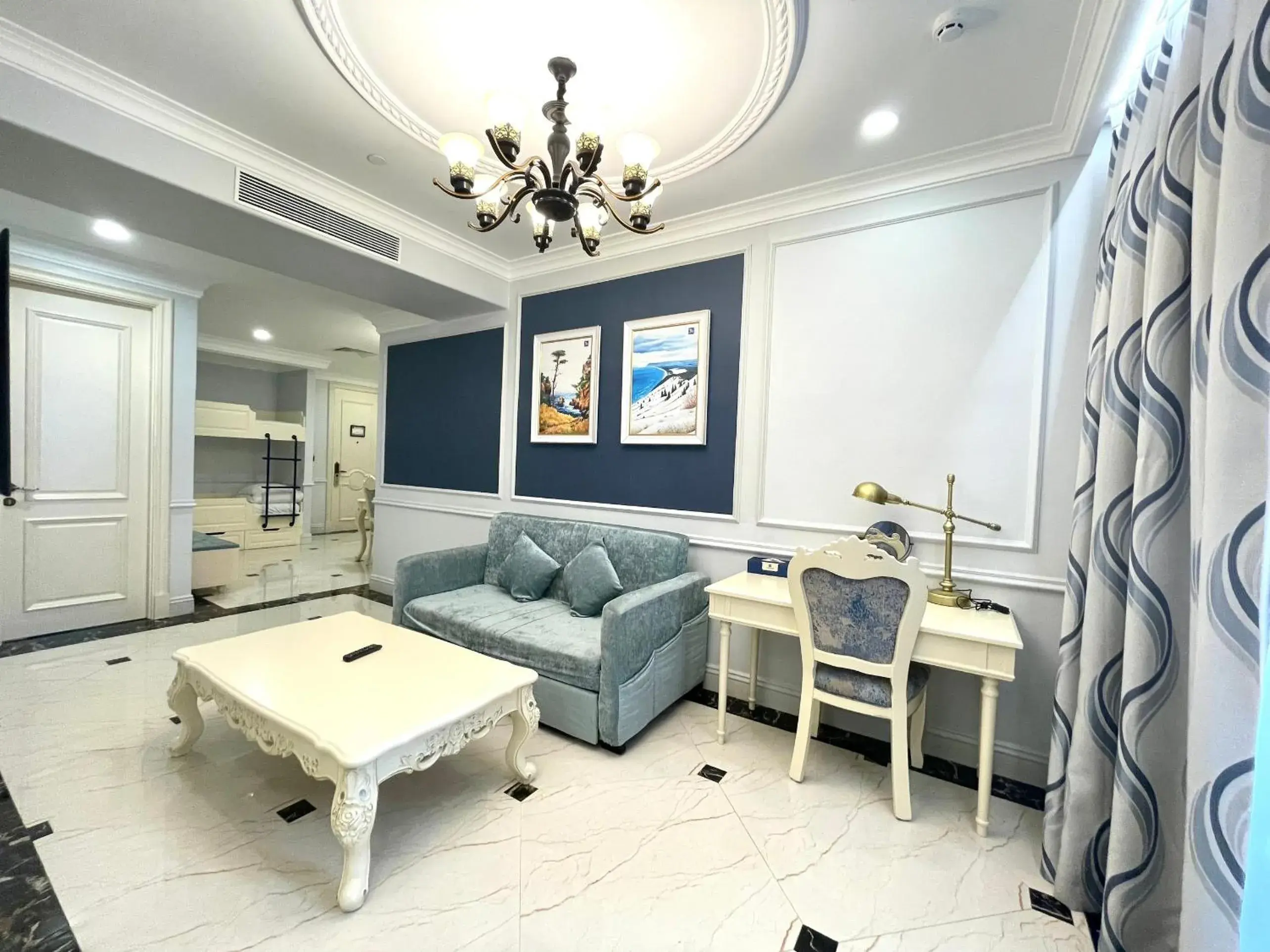 Grand Suite with Garden View in Lan Rung Beach Resort Grand Suite with Garden View in Lan Rung Beach Resort