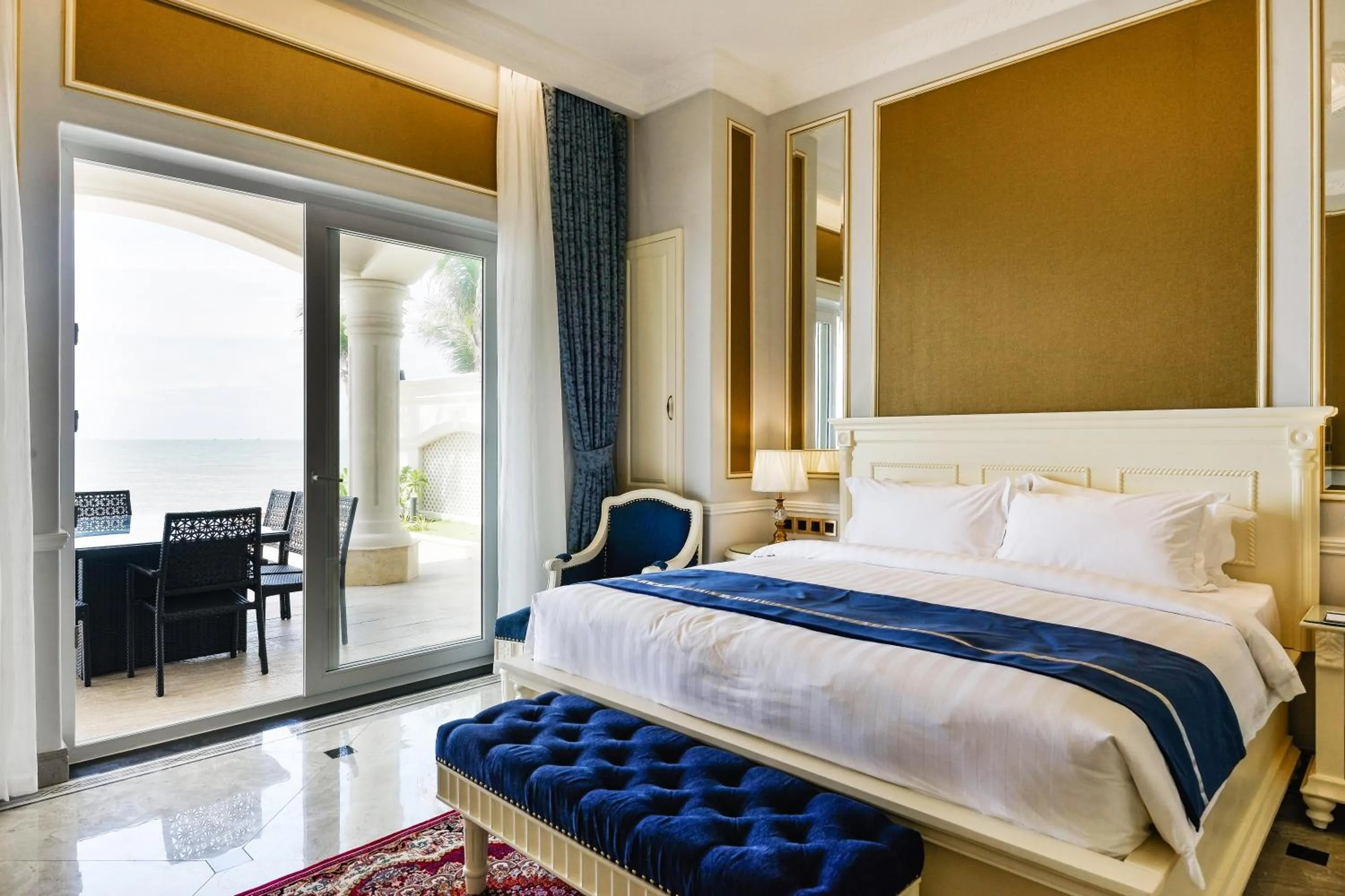 Bedroom, Bed in Lan Rung Beach Resort