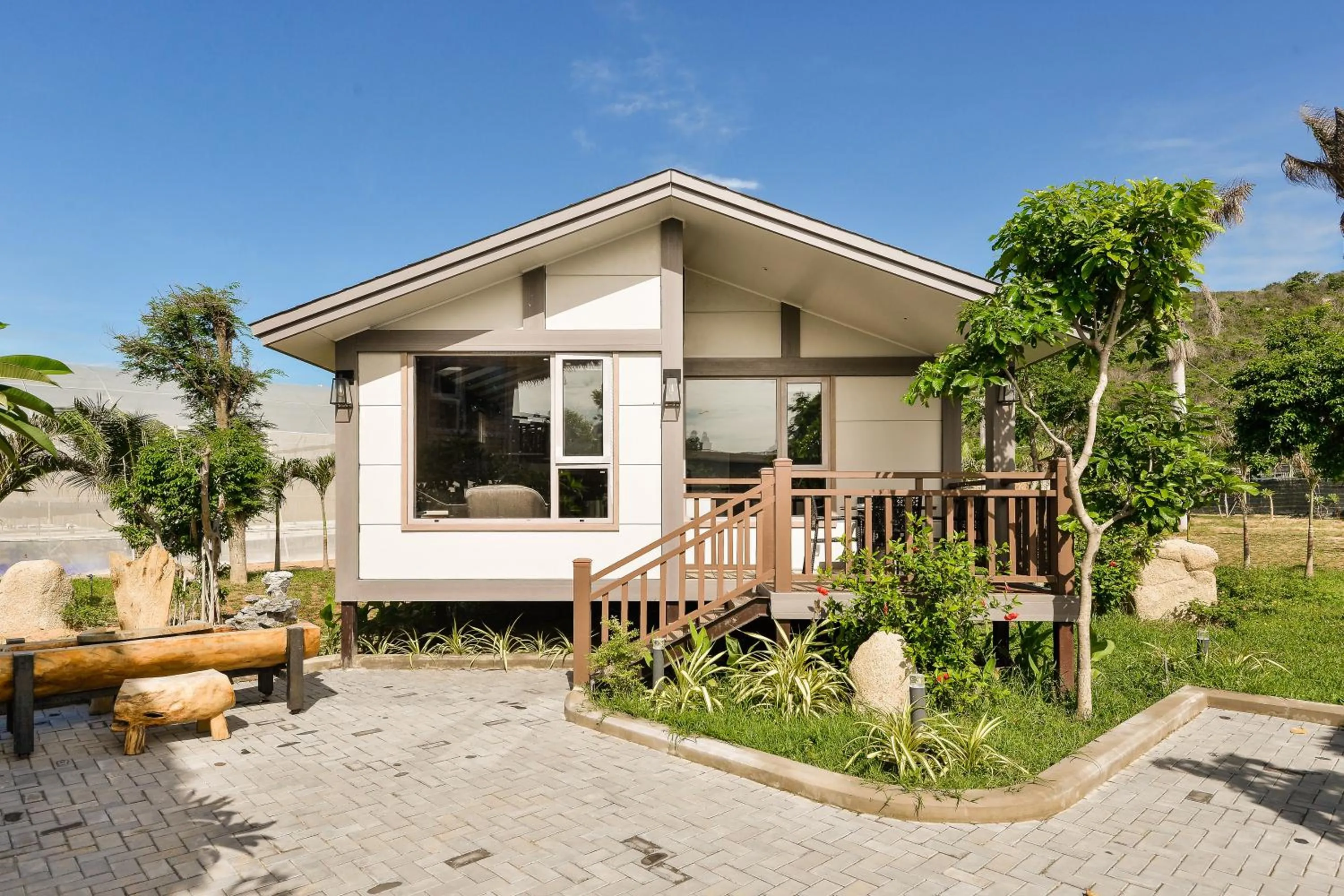 Three-Bedroom Bungalow in Lan Rung Phuoc Hai Resort and Spa