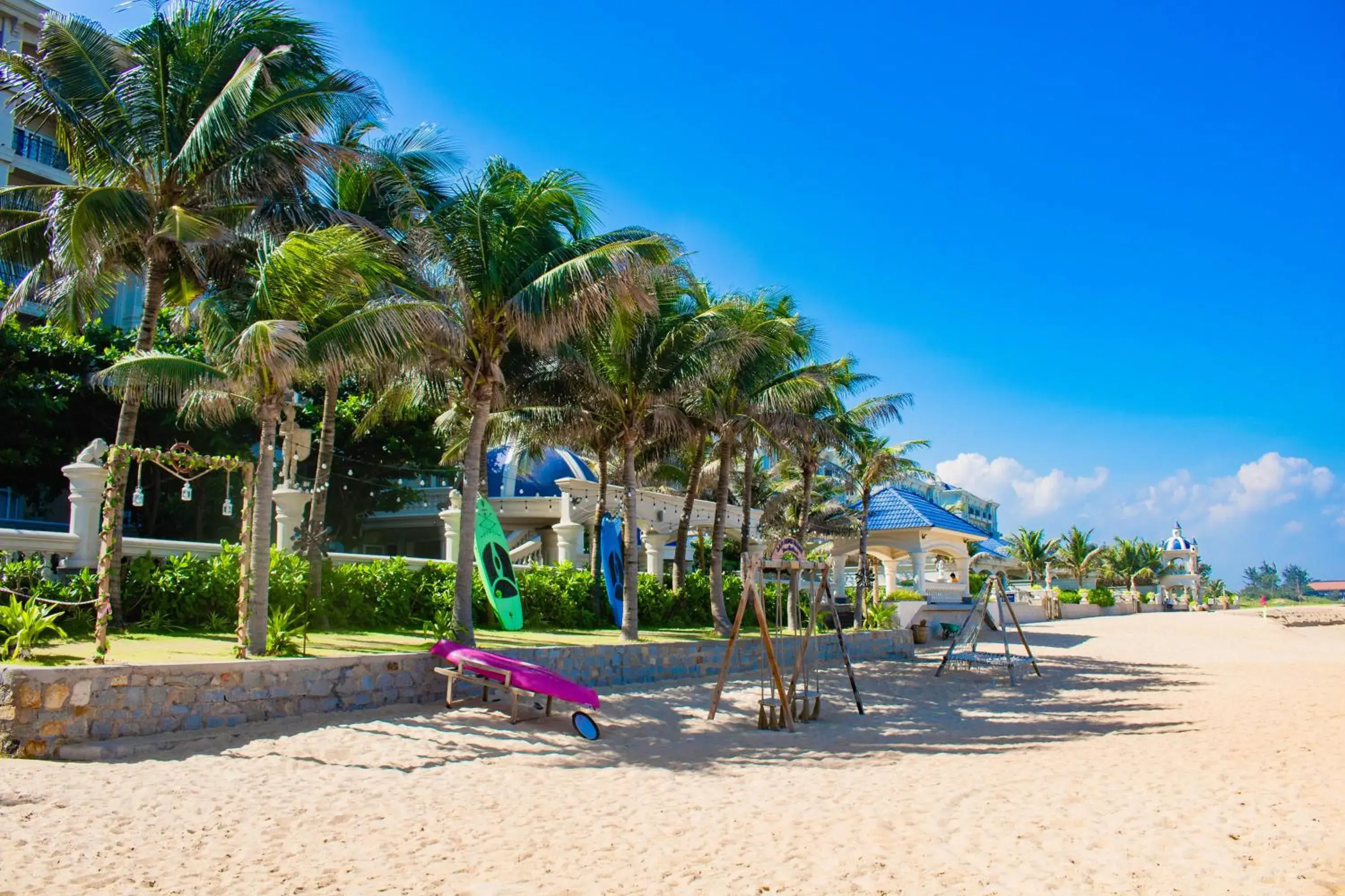 Property building in Lan Rung Beach Resort Property building in Lan Rung Beach Resort