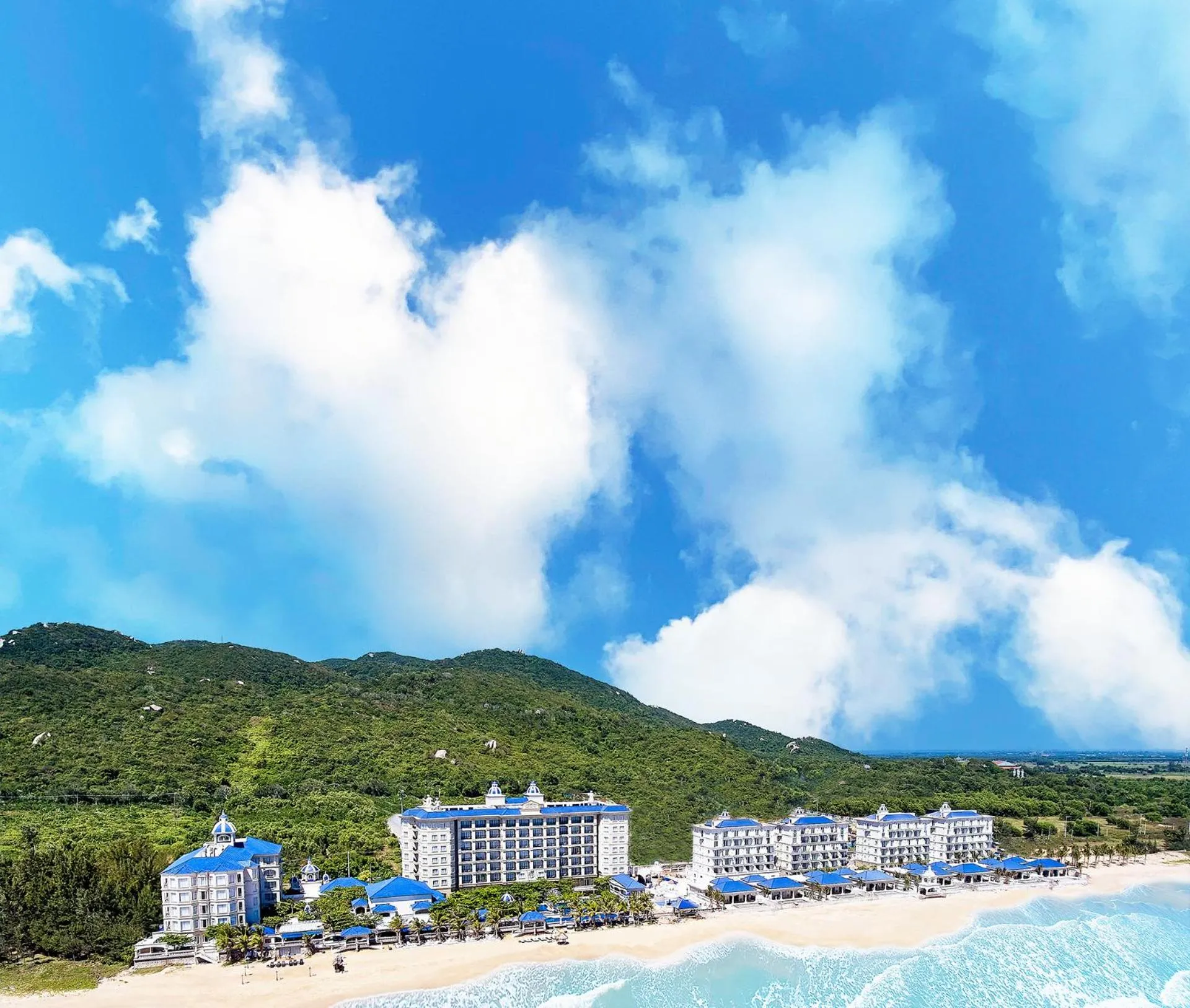 Property building in Lan Rung Beach Resort