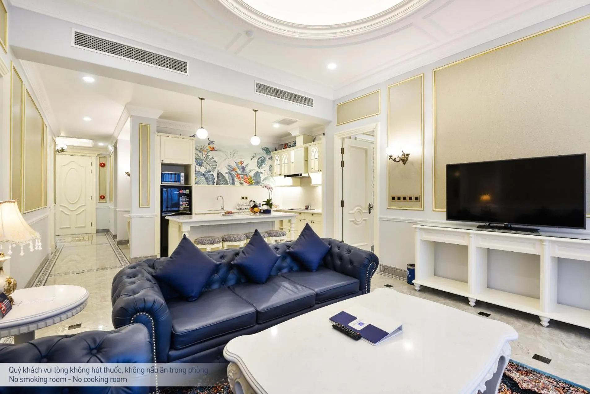 Seating area in Lan Rung Beach Resort