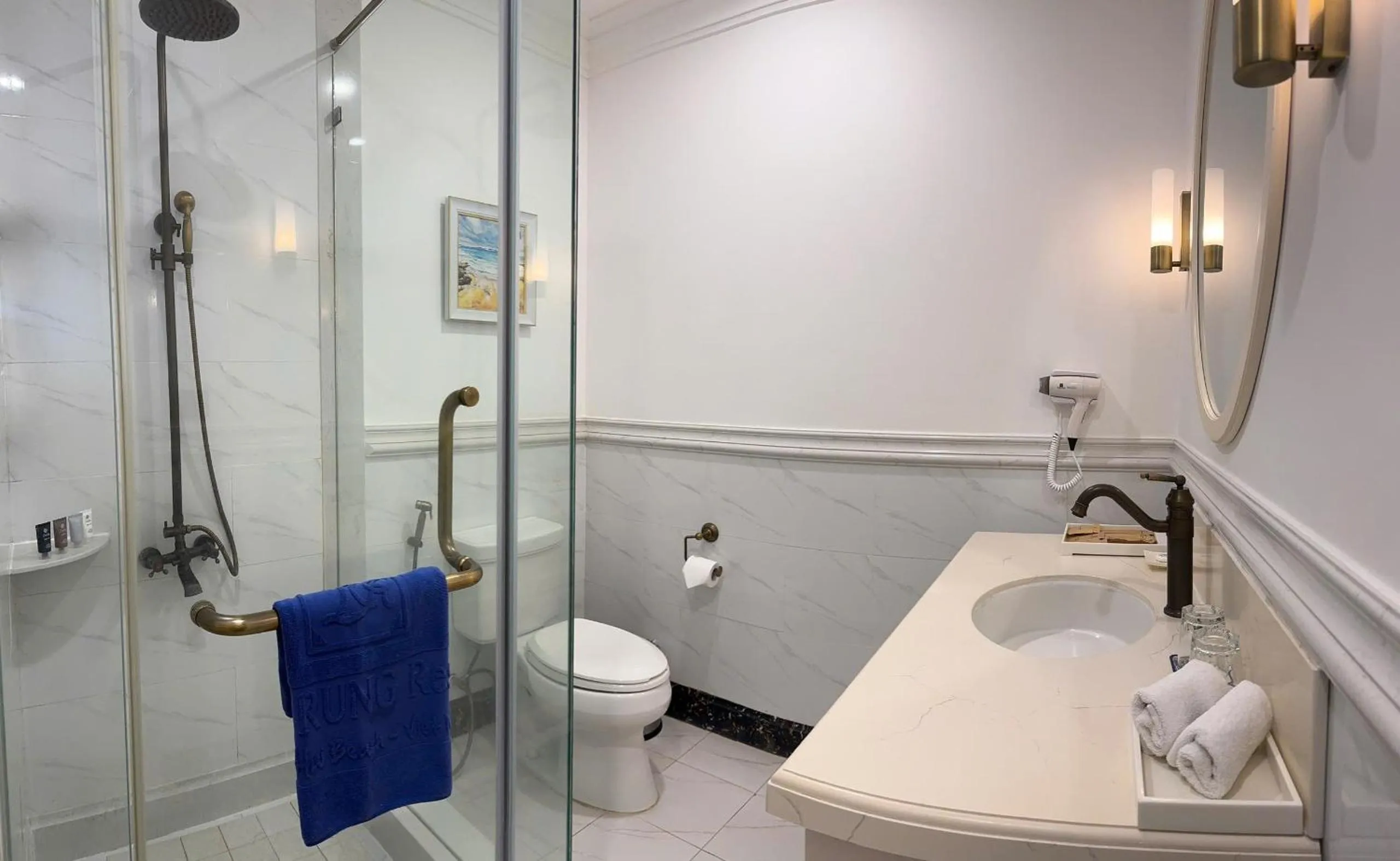 Bathroom in Lan Rung Beach Resort