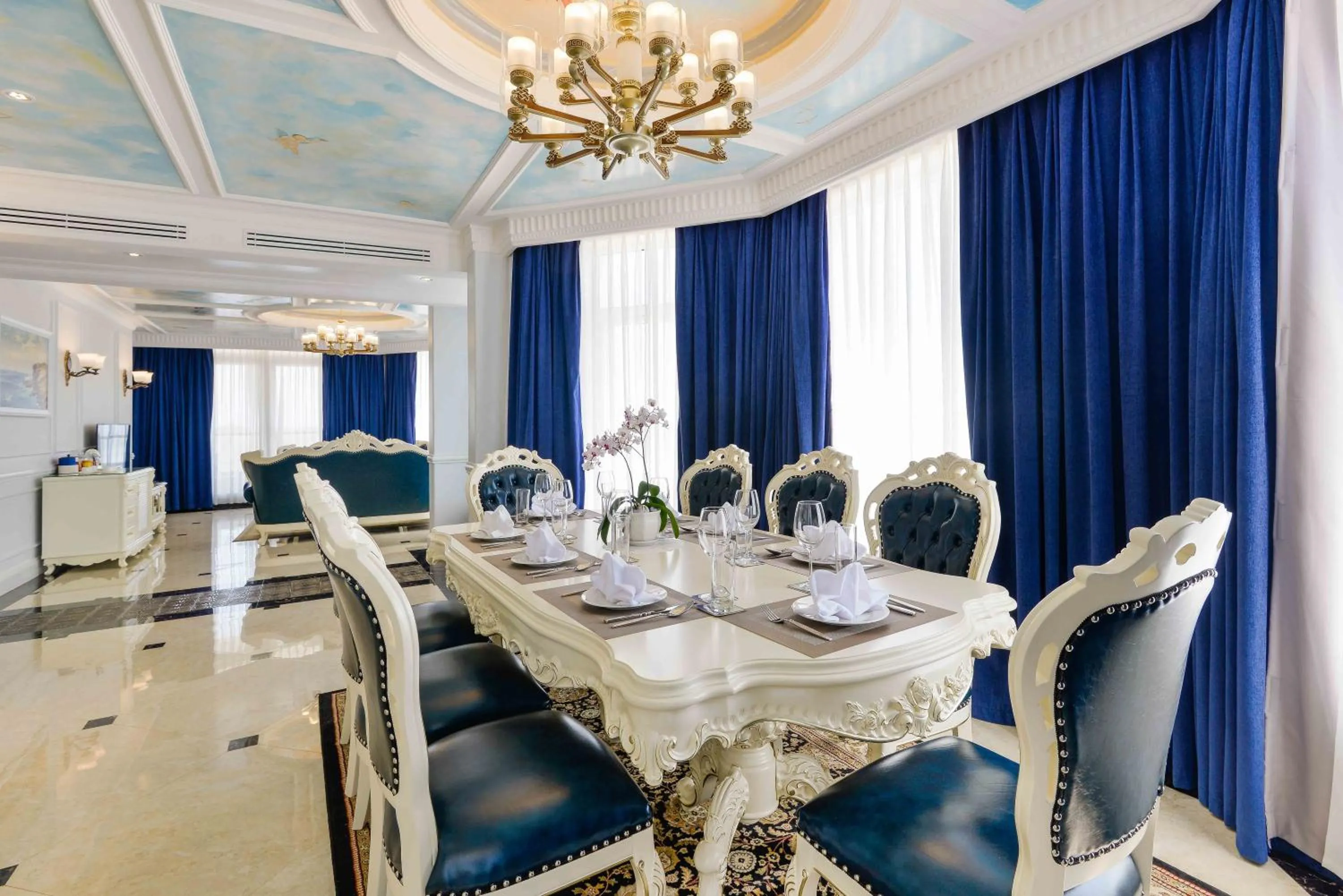 Dining area in Lan Rung Beach Resort