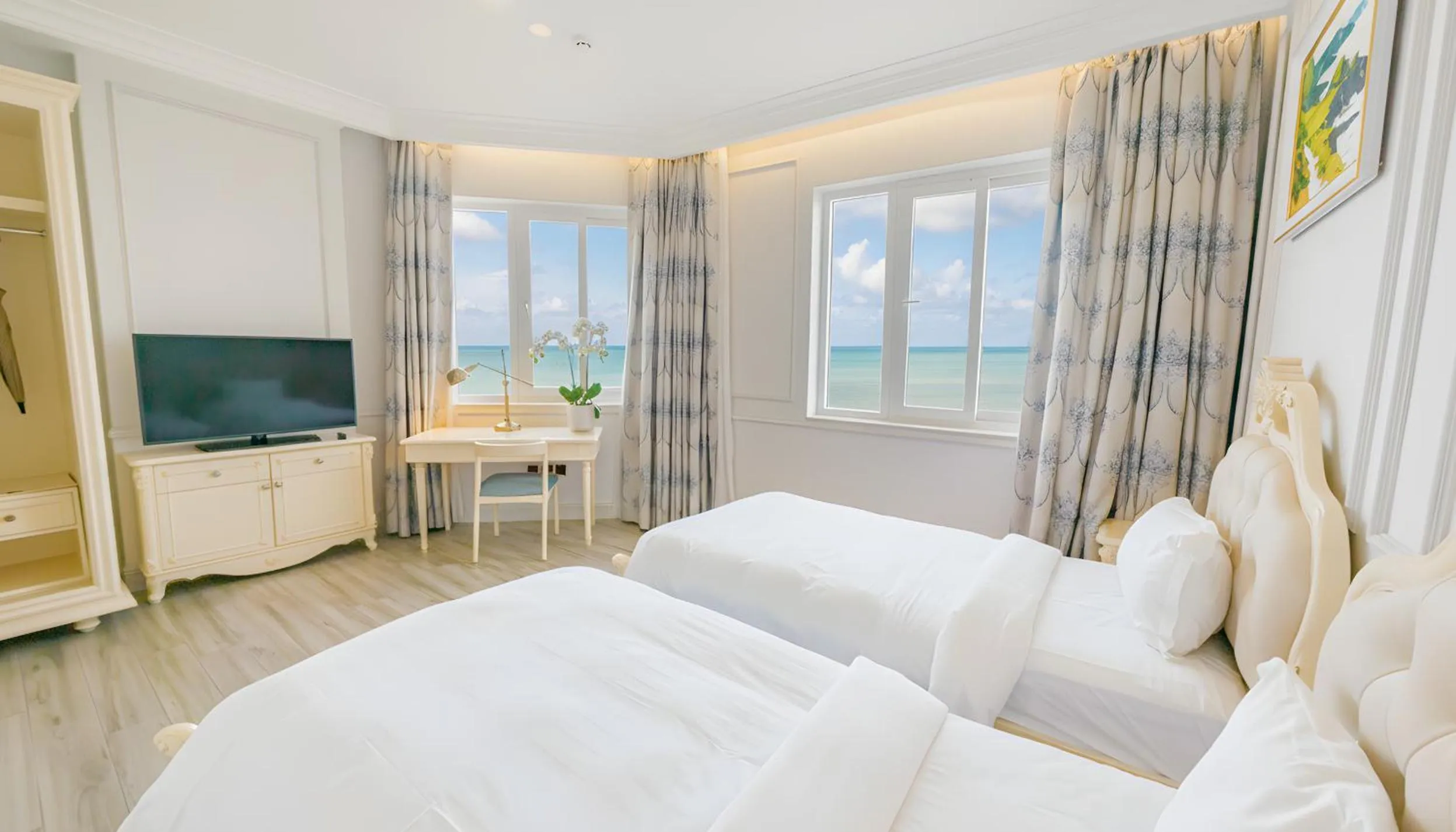 Bedroom, Bed in Lan Rung Beach Resort