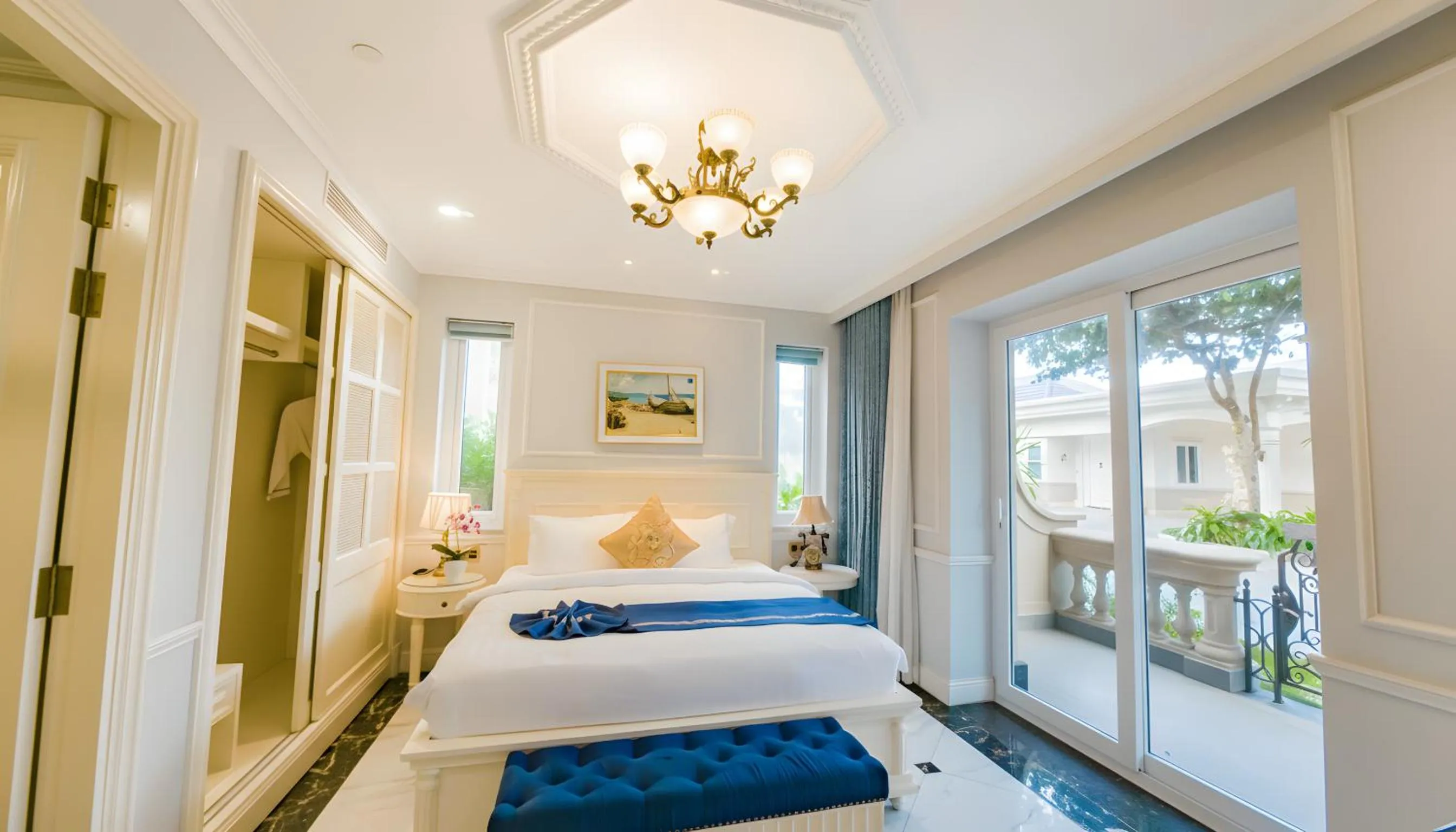 Bedroom, Bed in Lan Rung Beach Resort