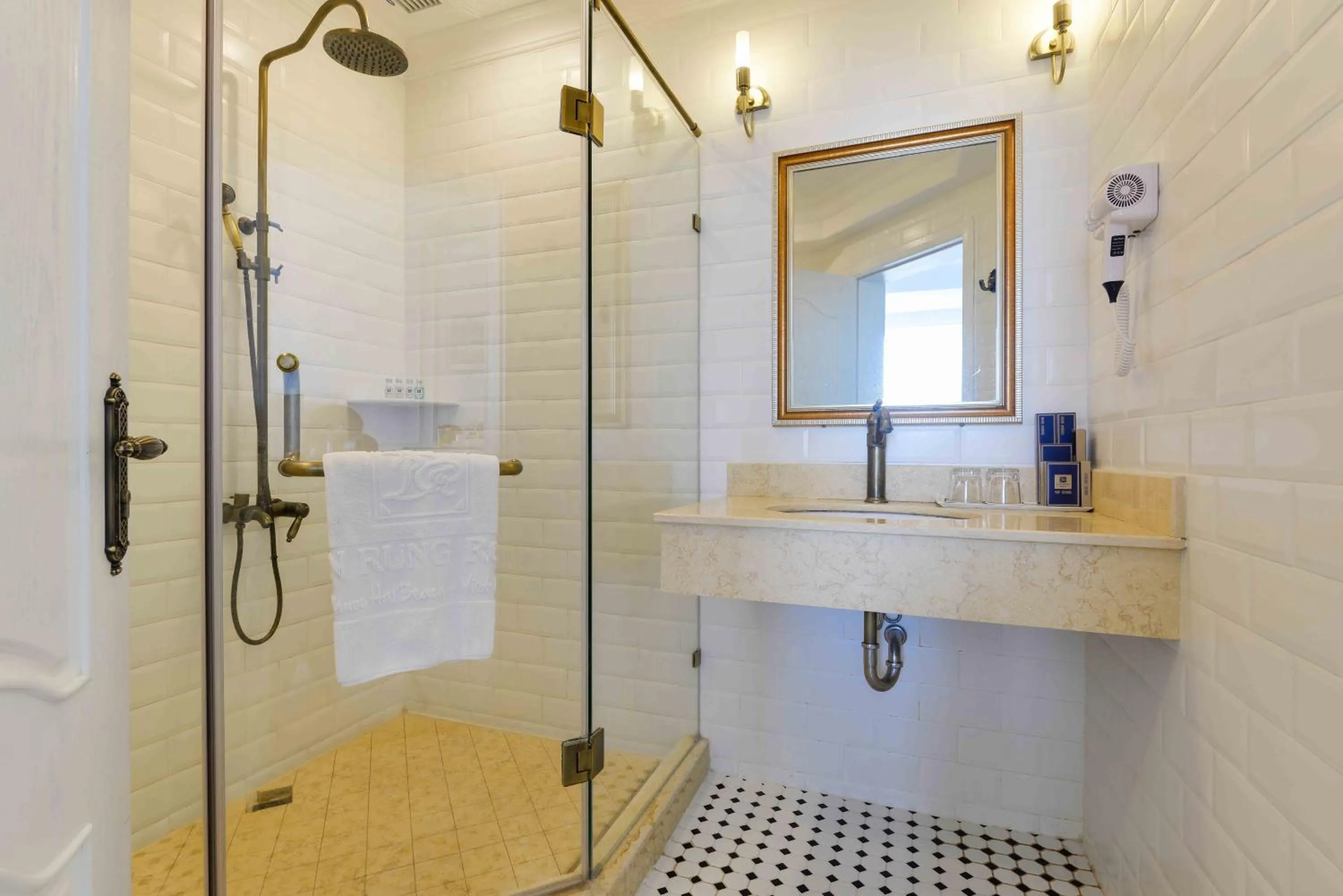 Bathroom in Lan Rung Beach Resort