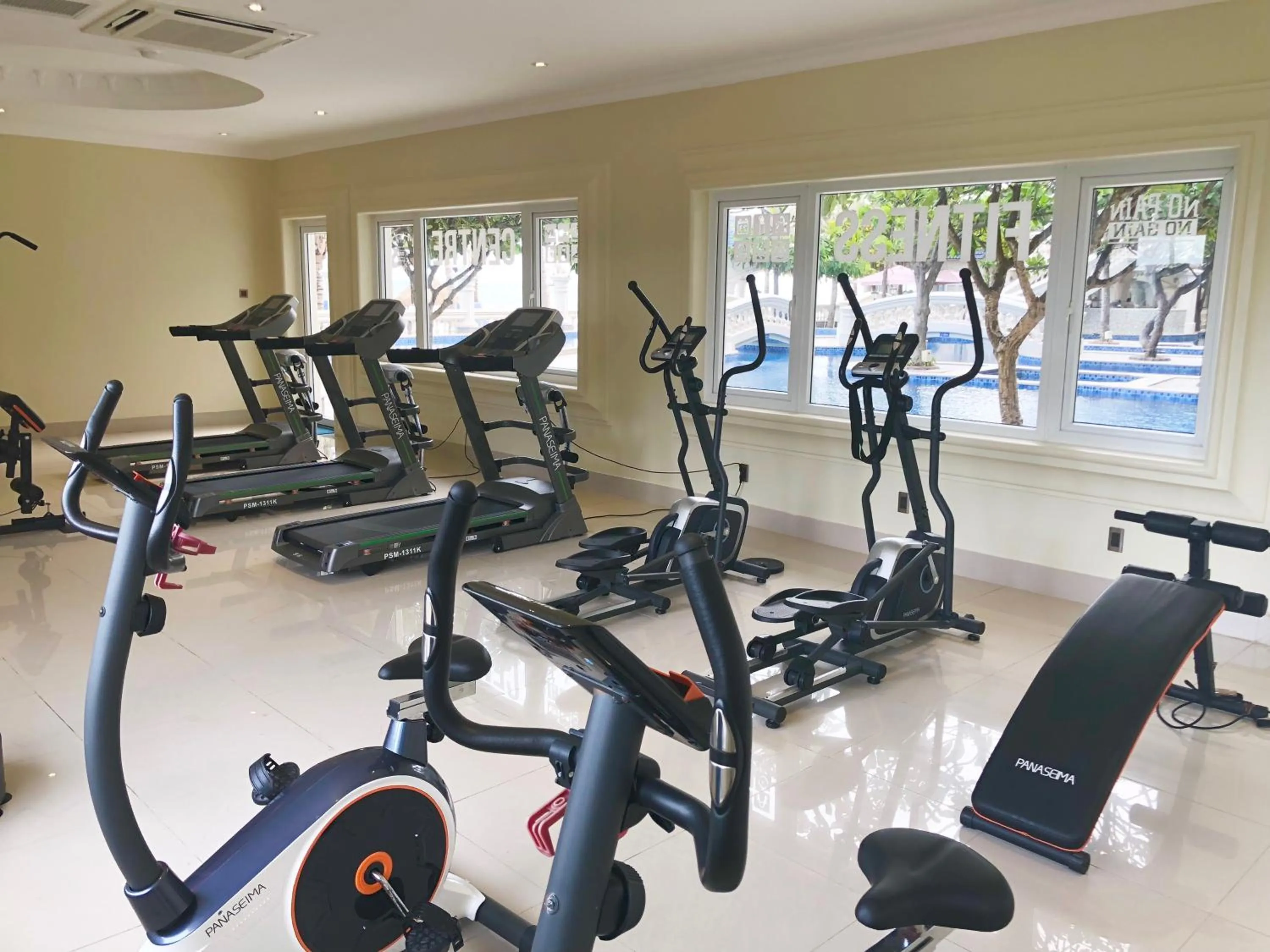 Fitness centre/facilities in Lan Rung Beach Resort