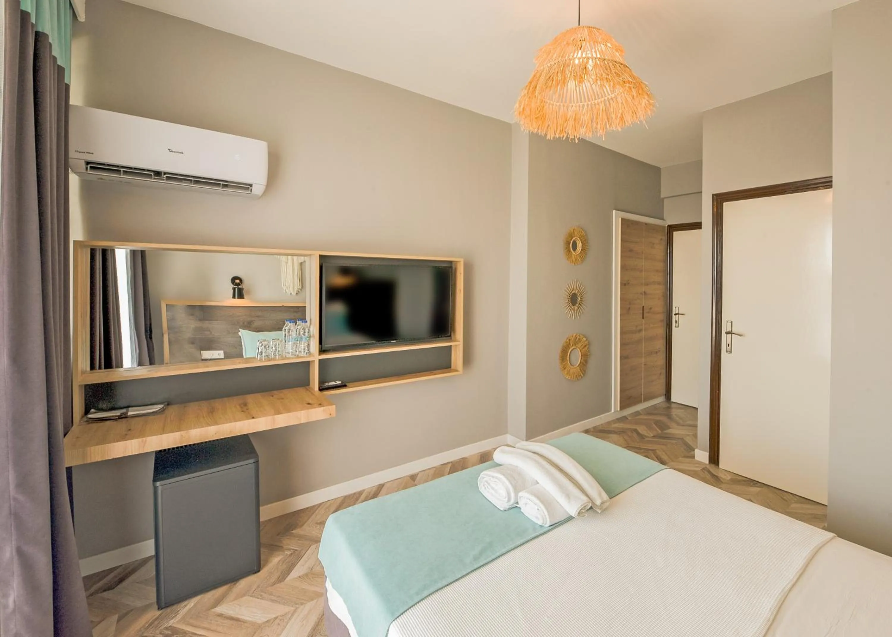 Photo of the whole room, Bed in Royal City Hotel