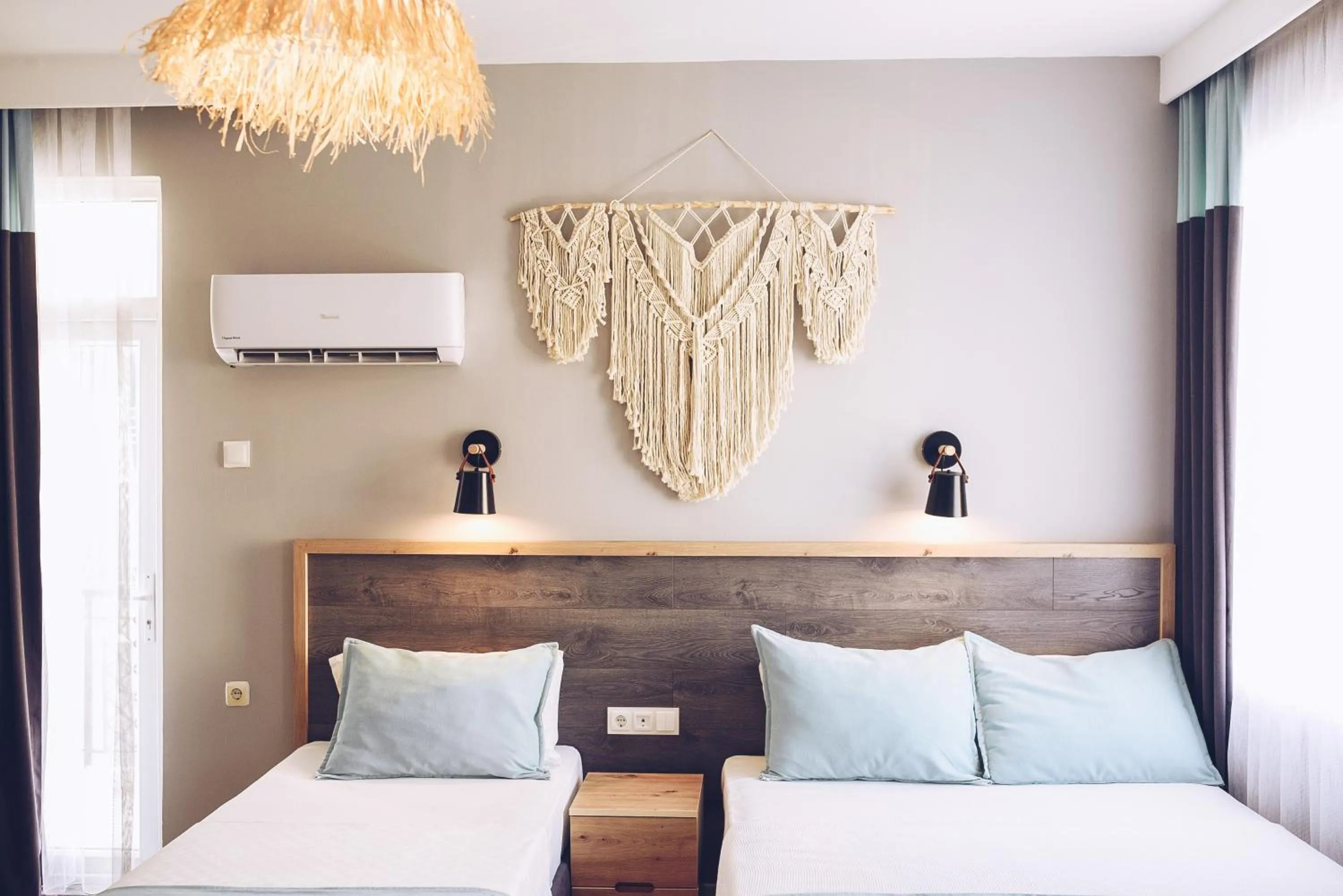 Photo of the whole room, Bed in Royal City Hotel