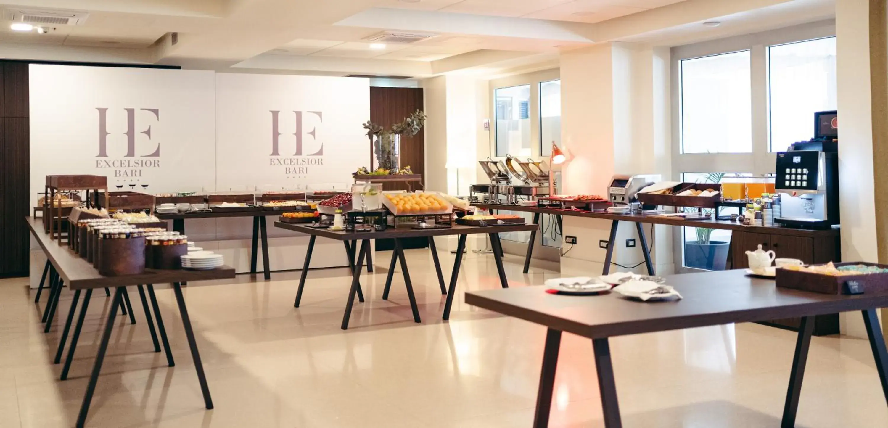 Restaurant/places to eat in Hotel Excelsior Bari Restaurant/places to eat in Hotel Excelsior Bari