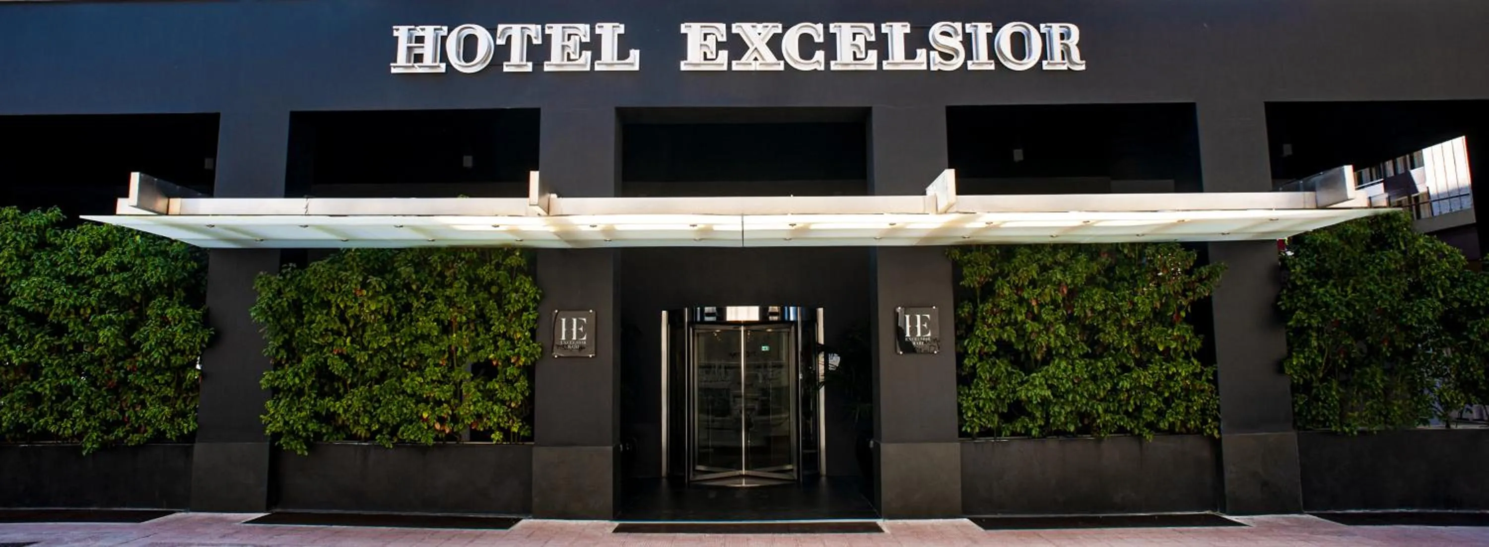 Facade/entrance in Hotel Excelsior Bari