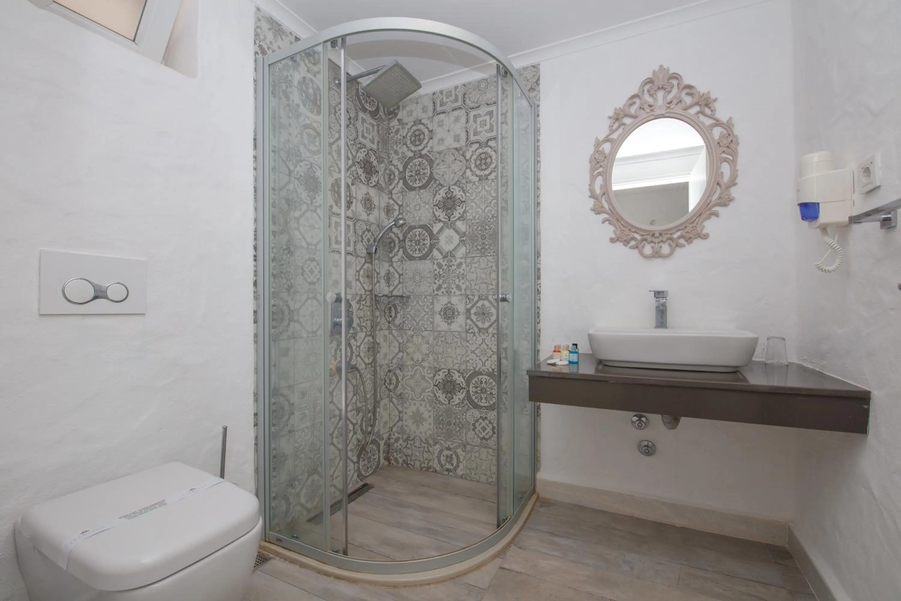 Bathroom in Flamingo Hotel & Spa - Pet Friendly