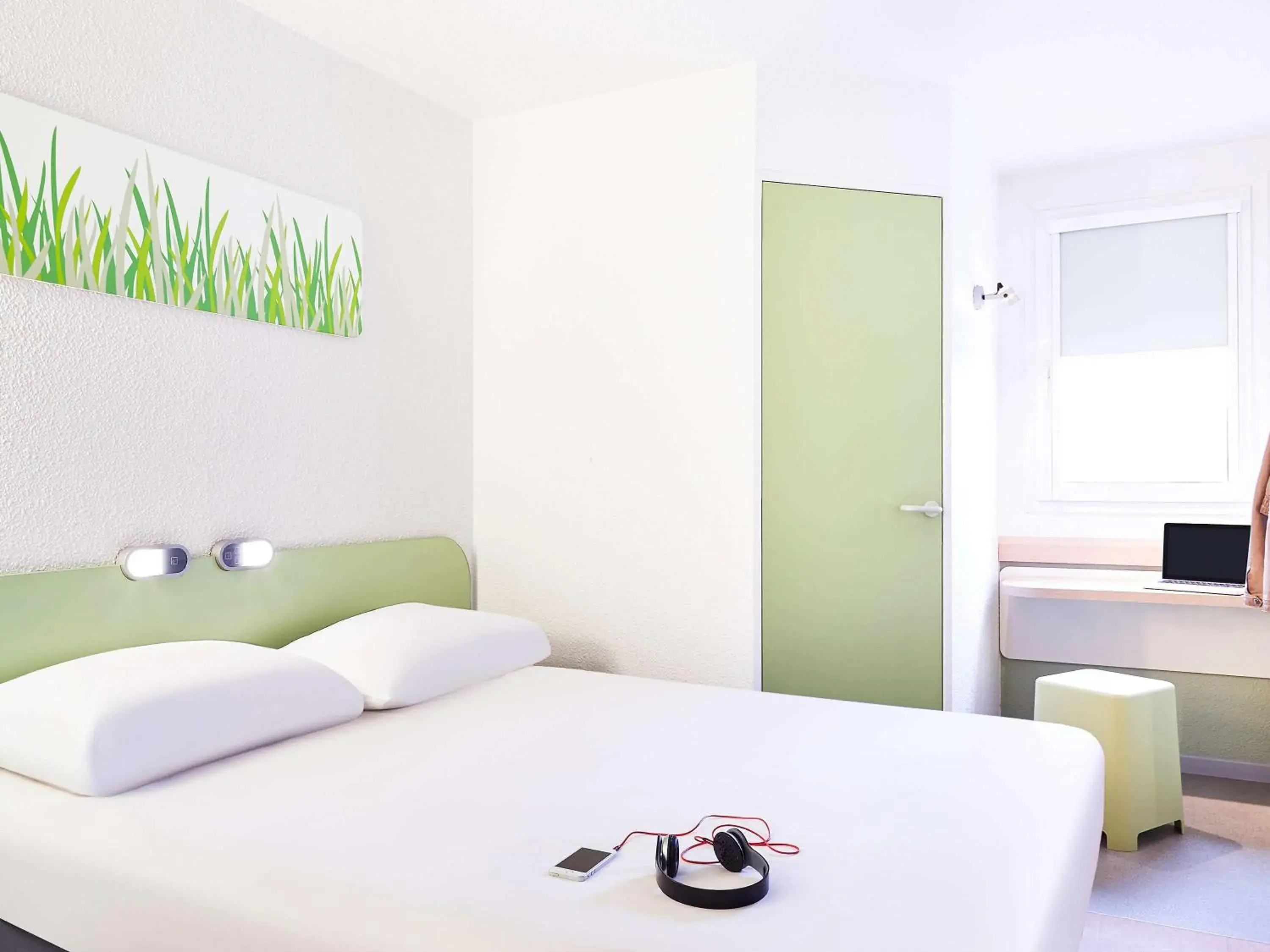 Photo of the whole room, Bed in ibis budget Marseille Aeroport Provence