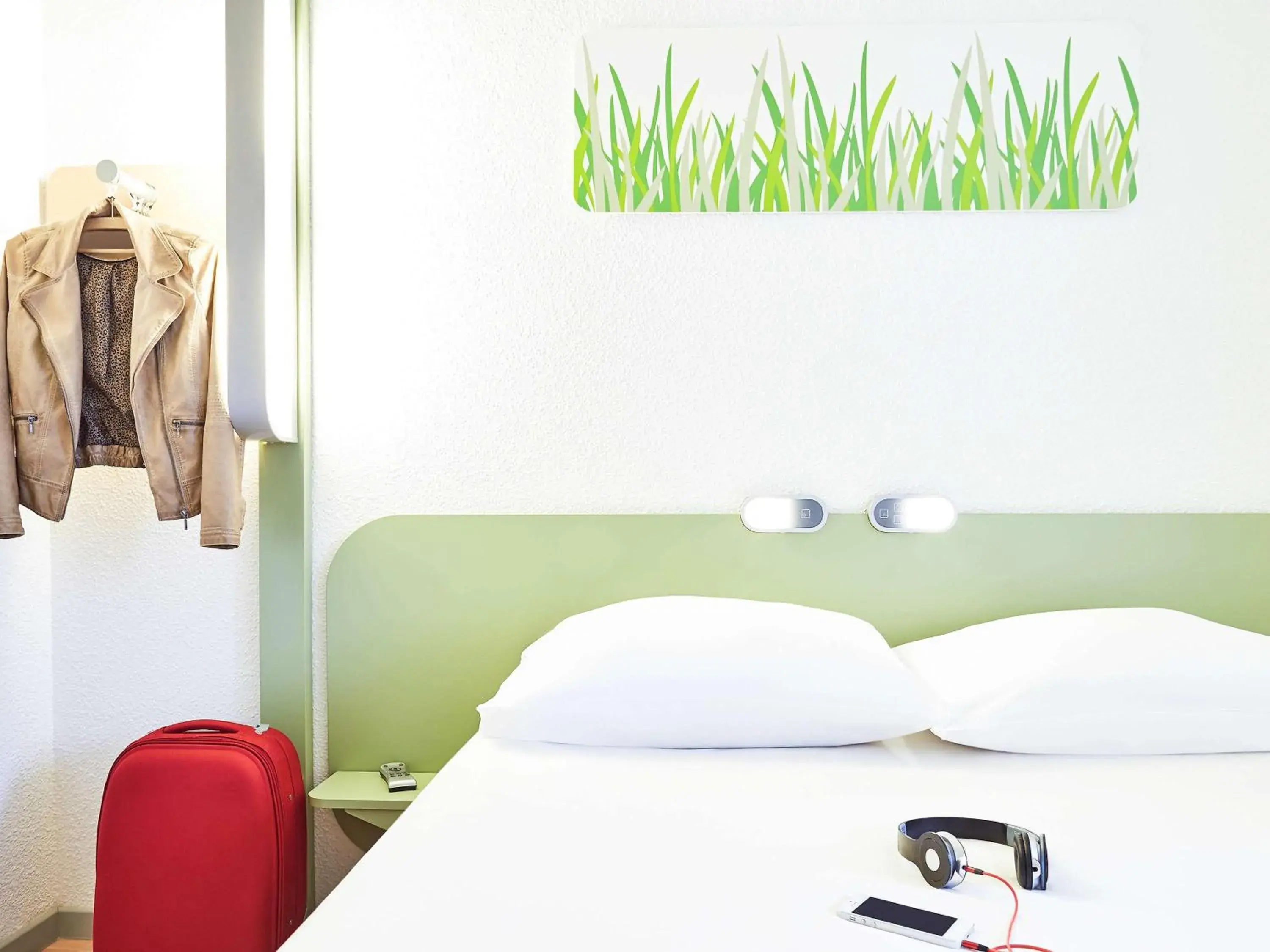 Photo of the whole room, Bed in ibis budget Marseille Aeroport Provence