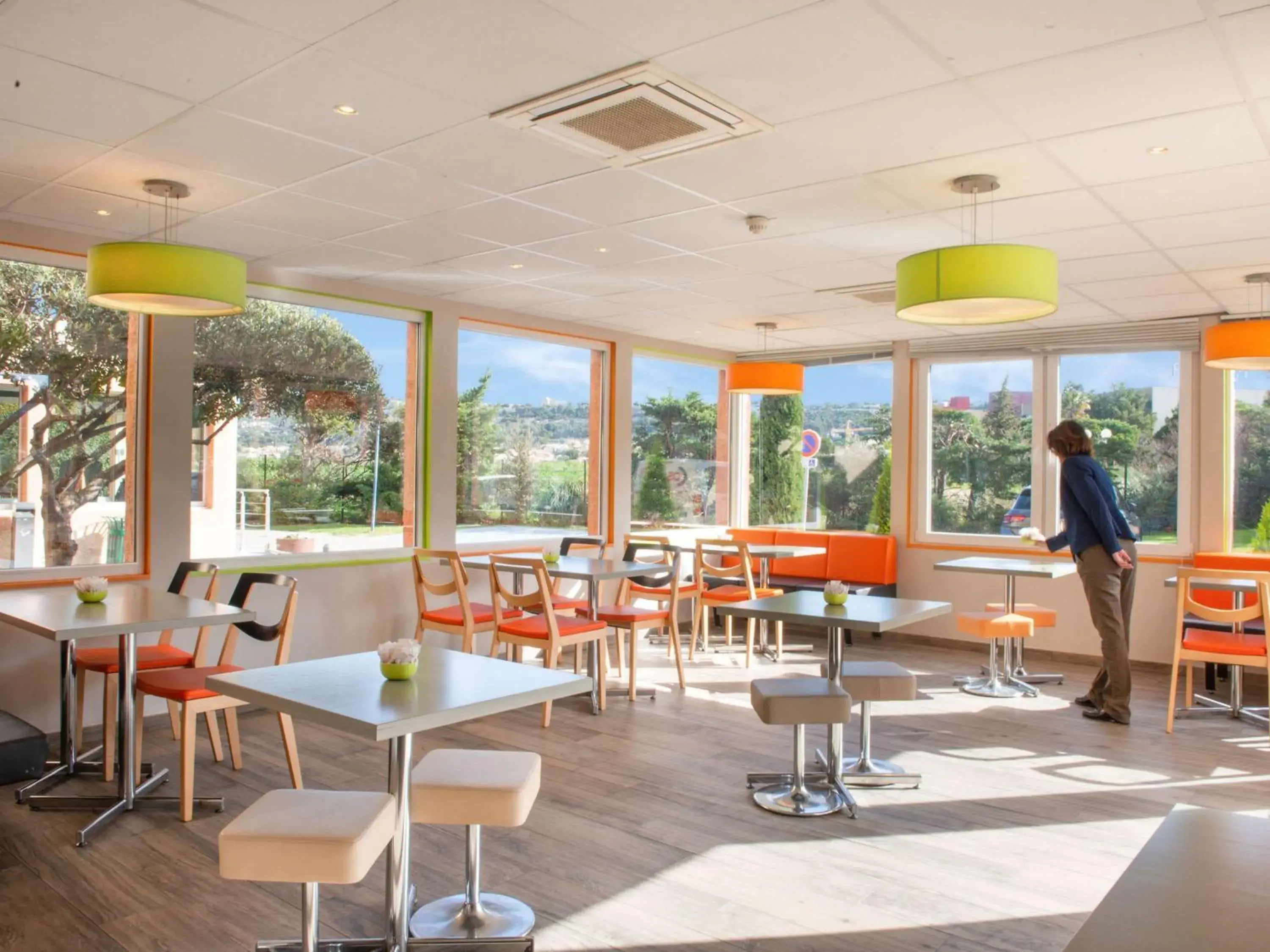 Breakfast, Restaurant/Places to Eat in ibis budget Marseille Aeroport Provence