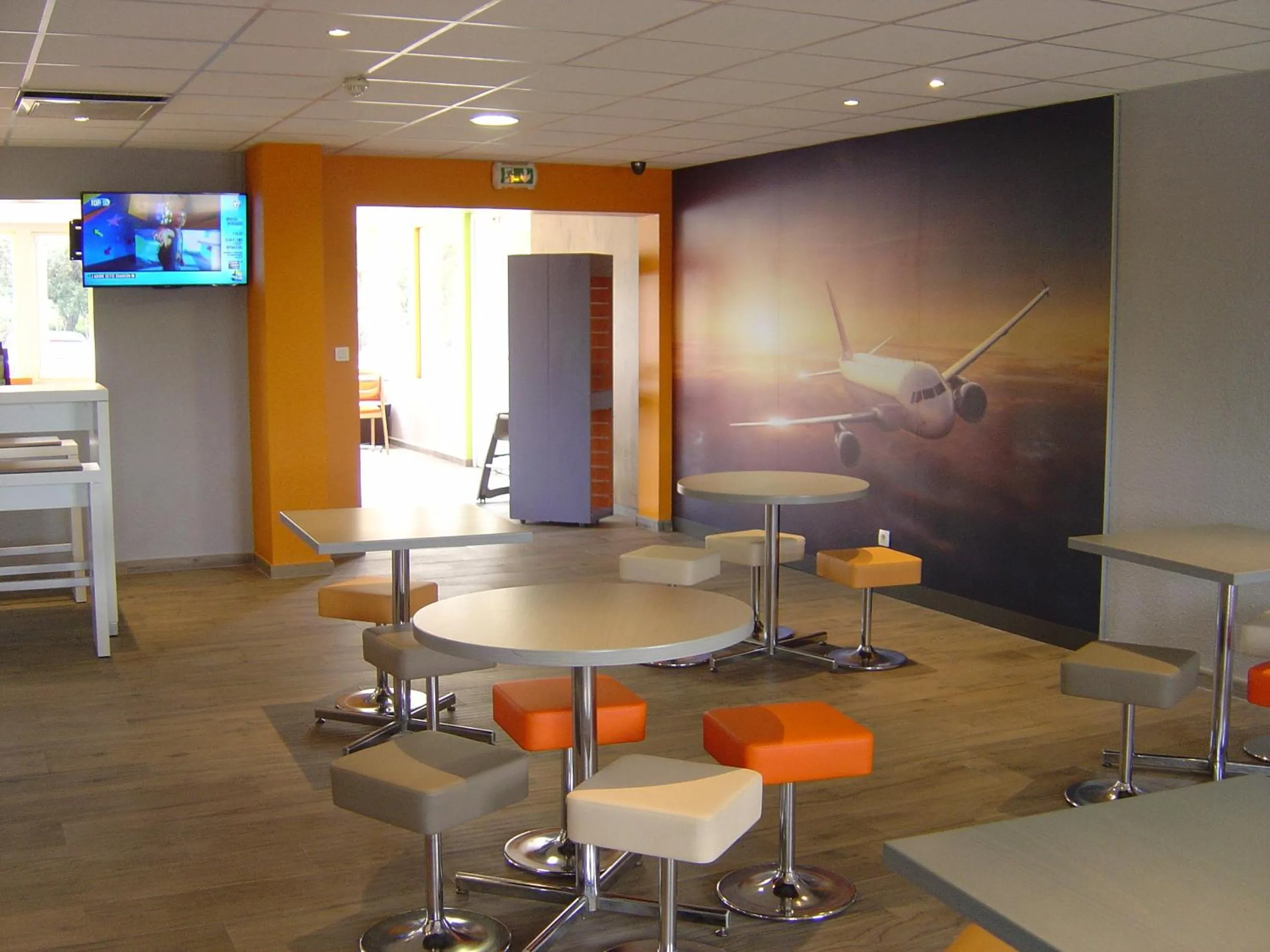 Restaurant/places to eat in ibis budget Marseille Aeroport Provence