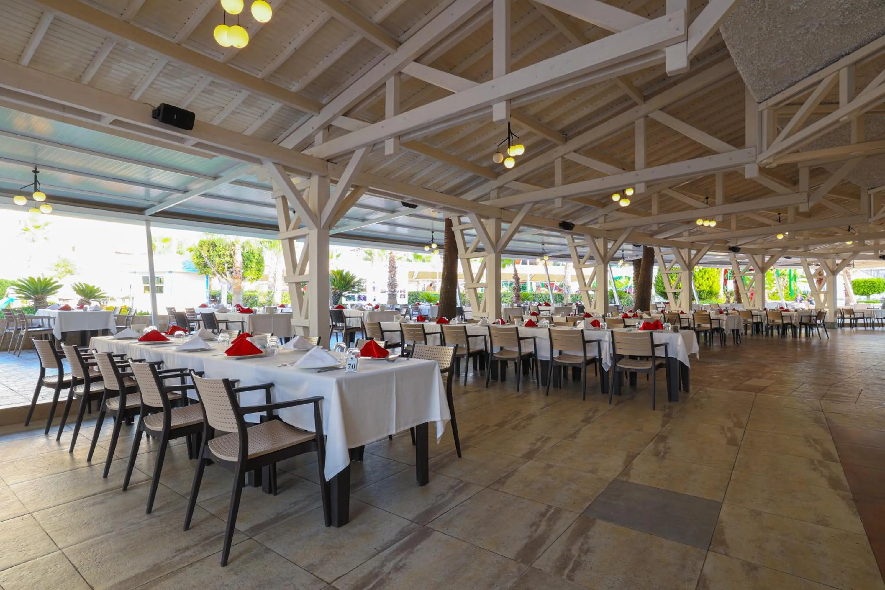 Restaurant/places to eat in Crystal Admiral Aqua Collection - Ultimate All Inclusive