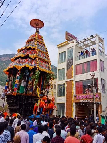 Sri Sarvesha Residency Temple view