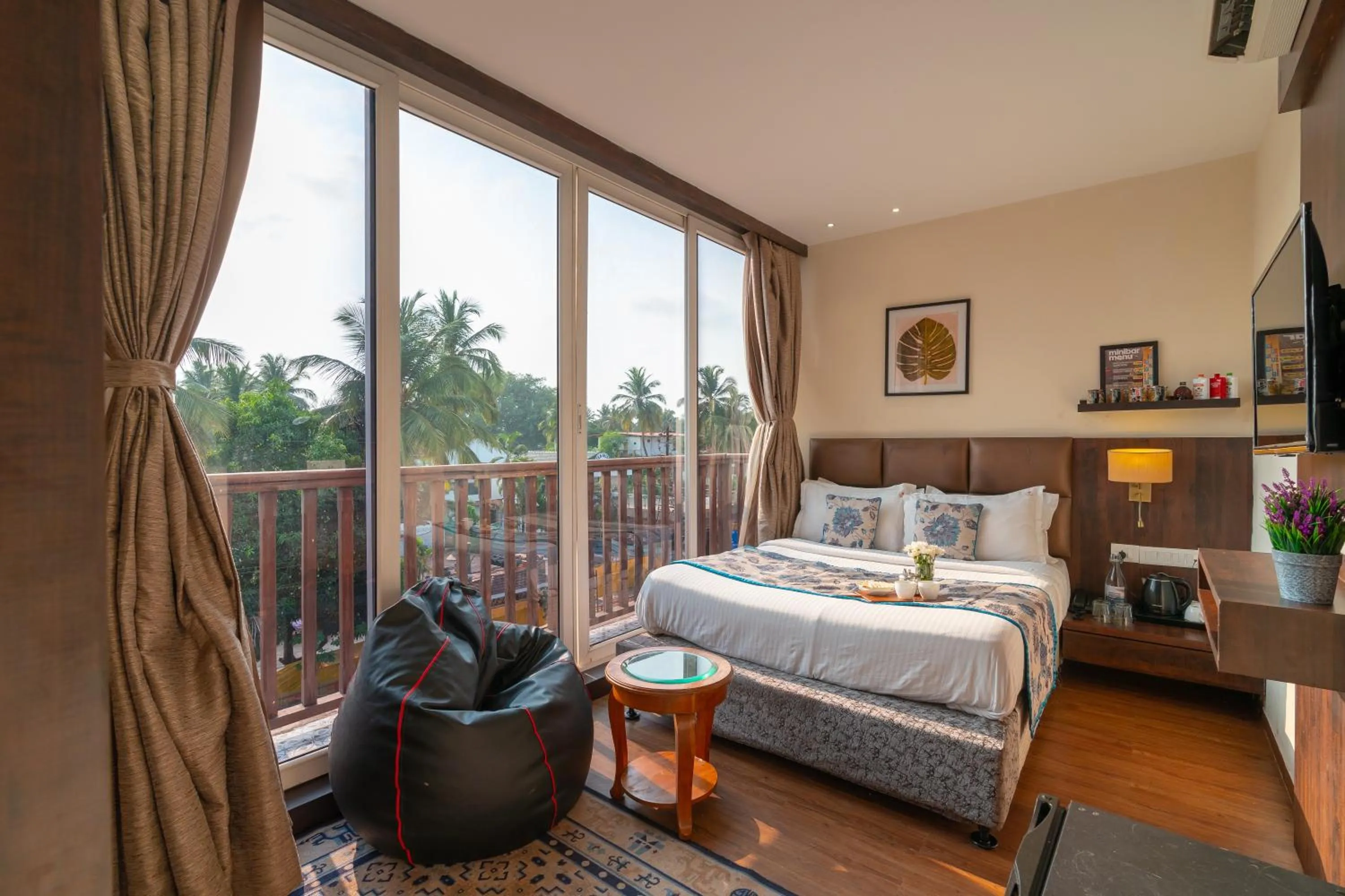 Photo of the whole room, Bed in Riva Gold Coast