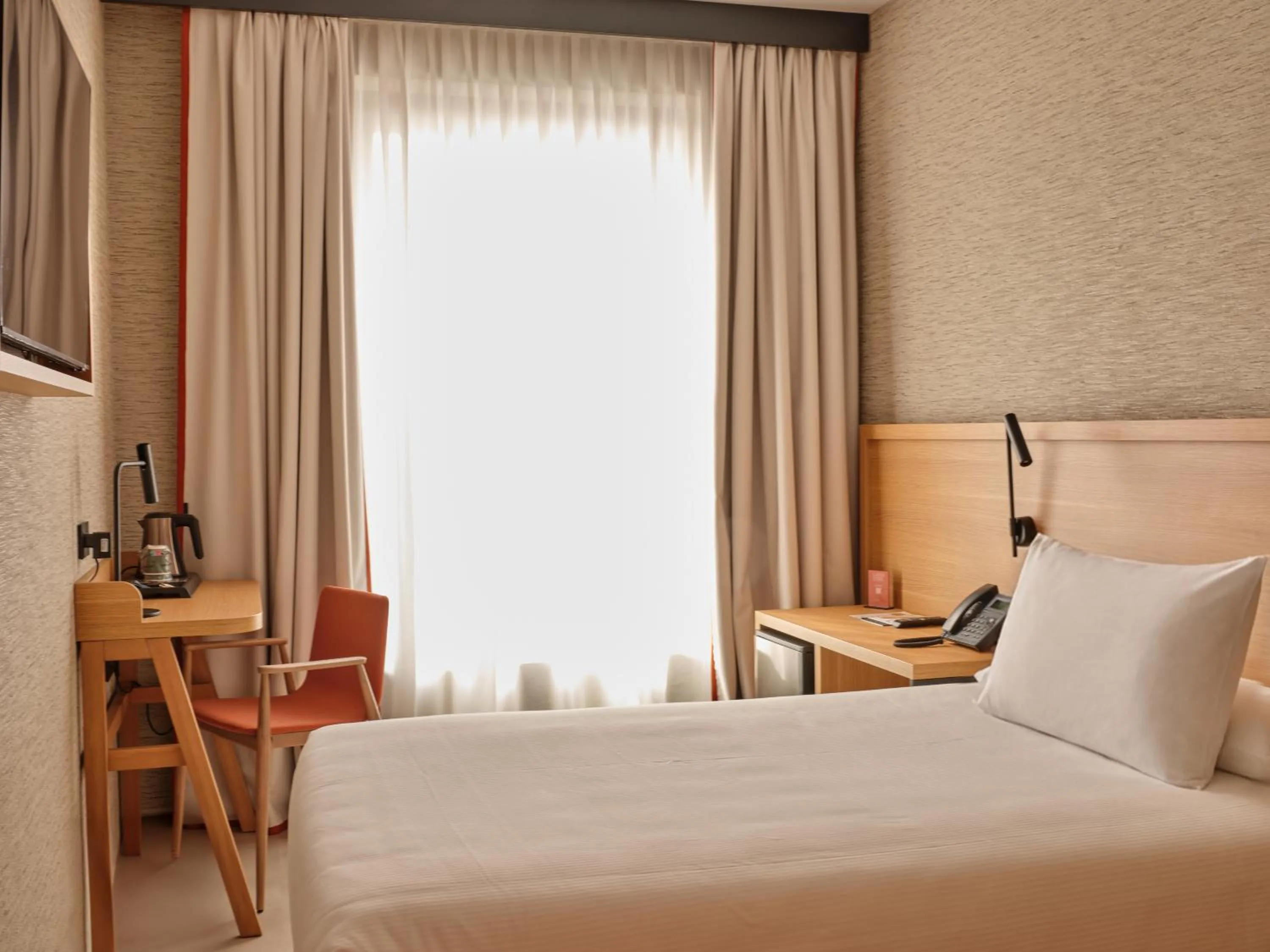 Bed in Il Leon D'Oro Bari - by Farace Hotels