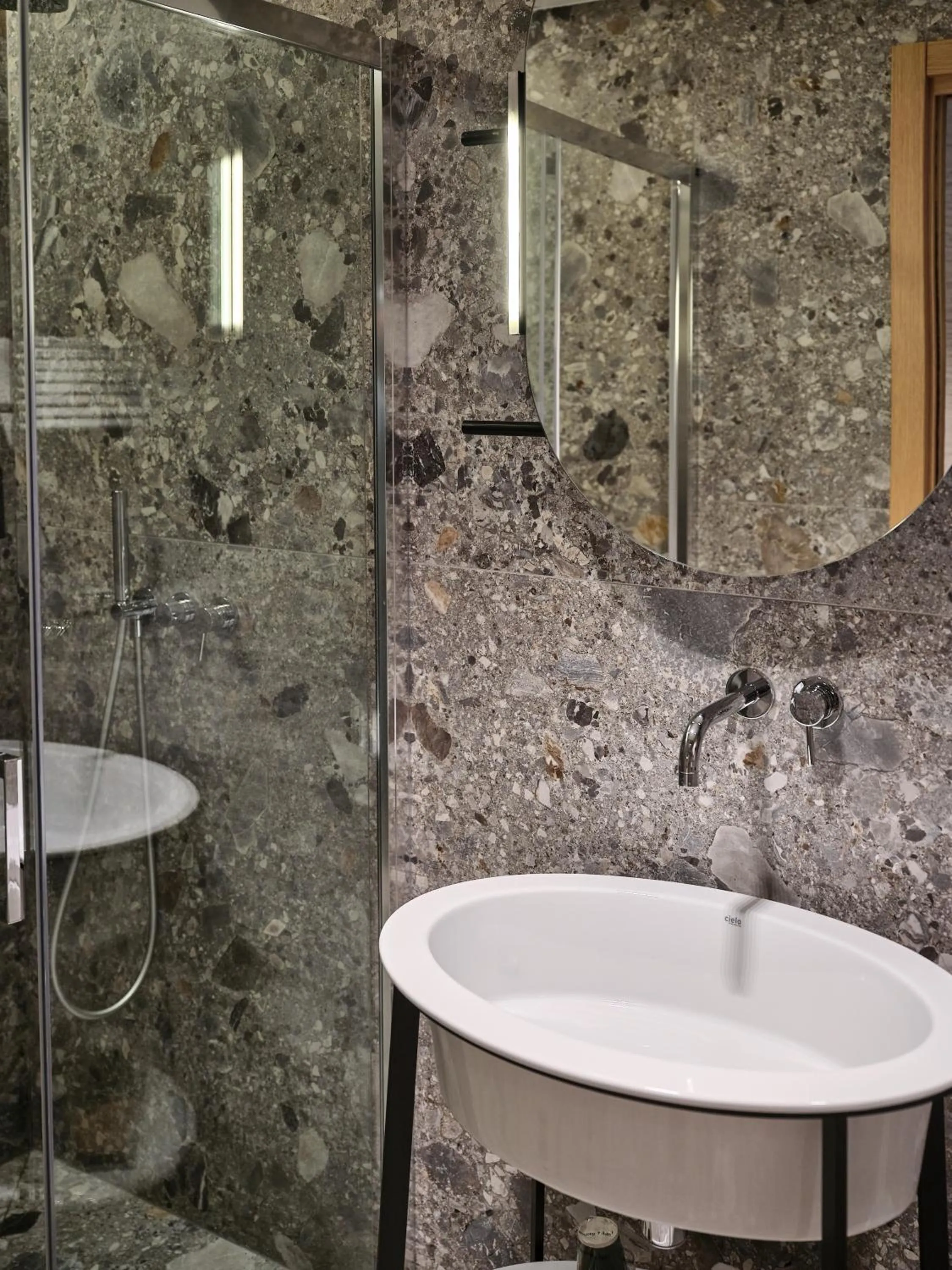 Shower in Il Leon D'Oro Bari - by Farace Hotels