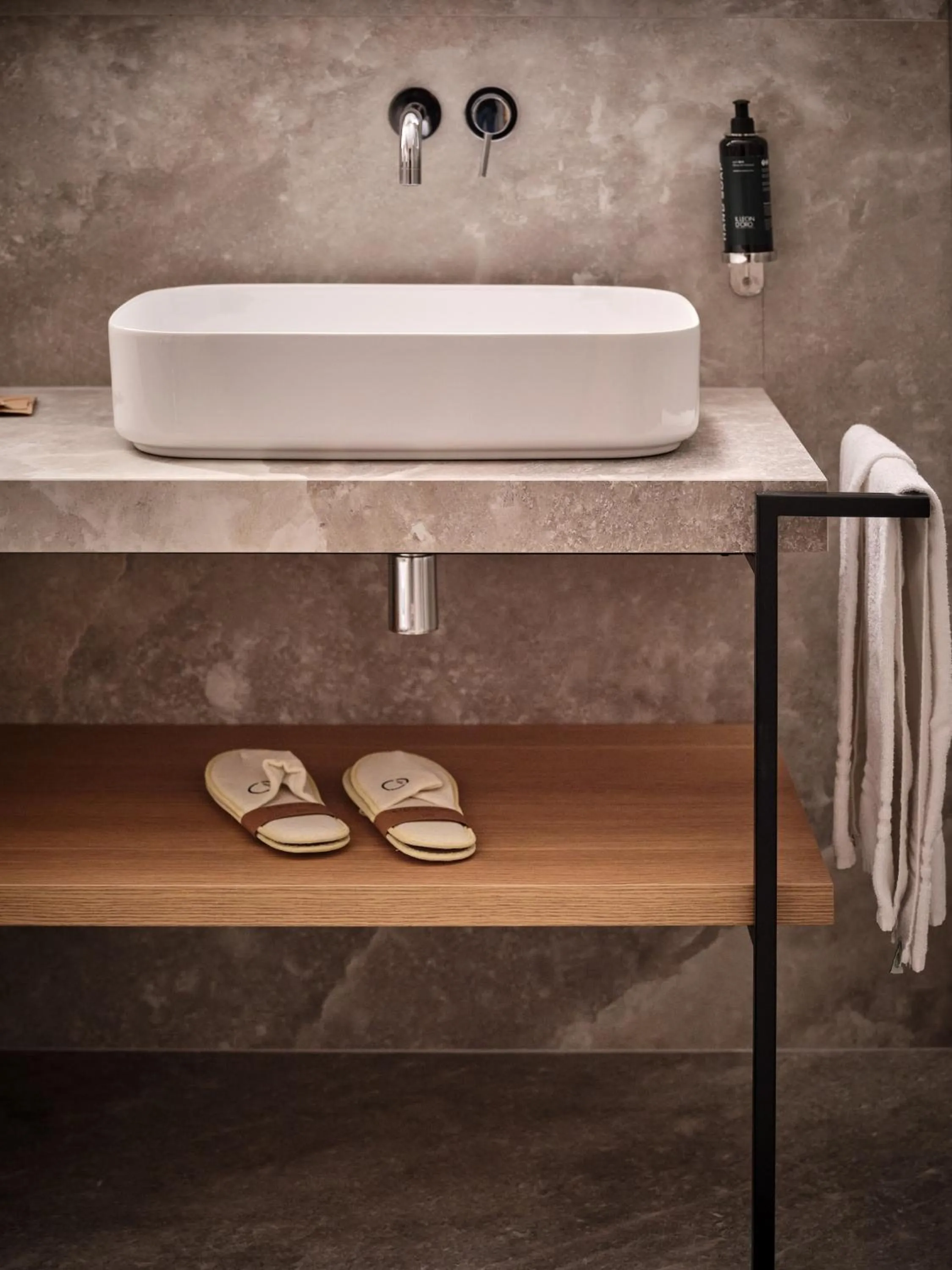 Bathroom in Il Leon D'Oro Bari - by Farace Hotels