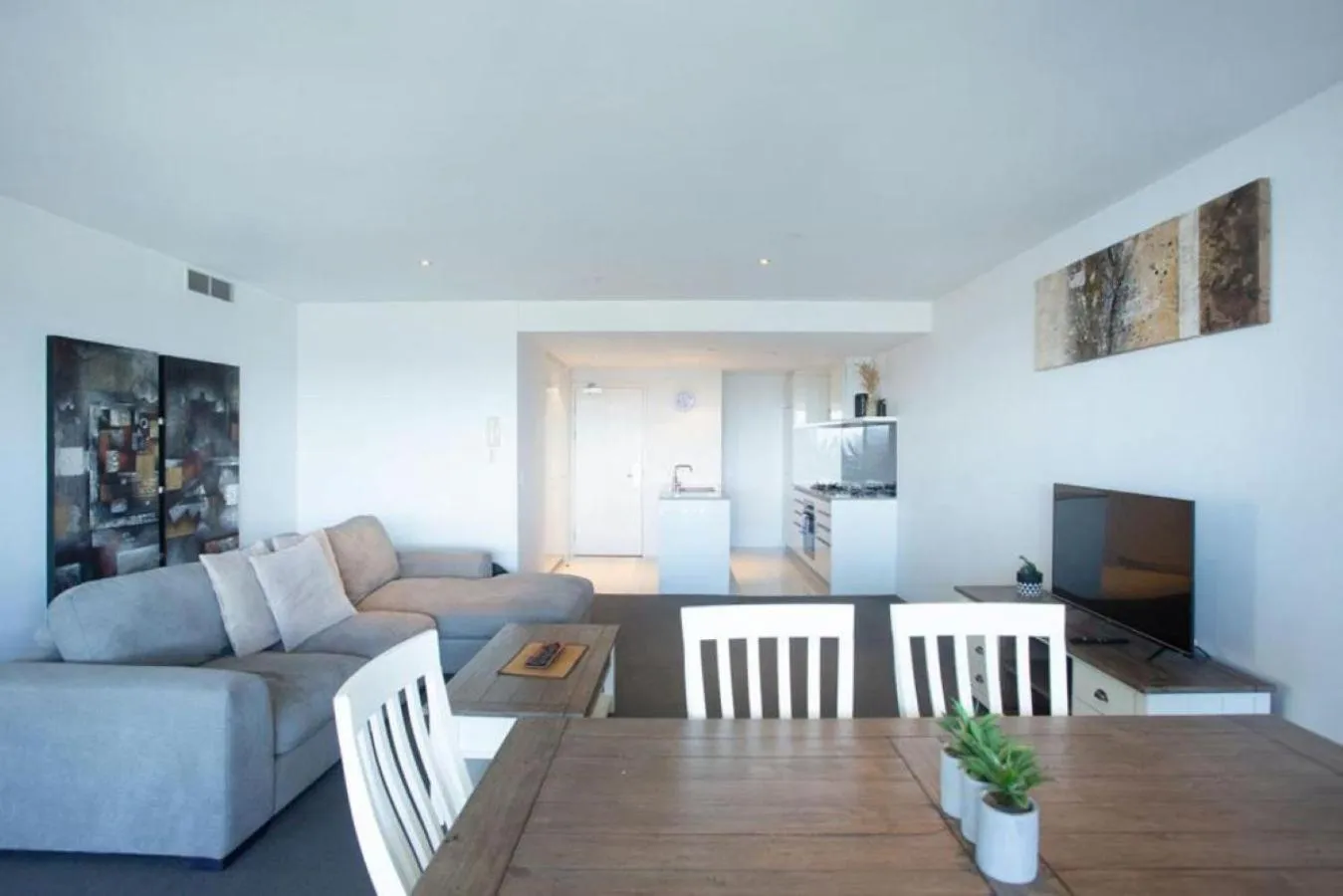 Circle on Cavill - Hosted by Coastal Letting Co.