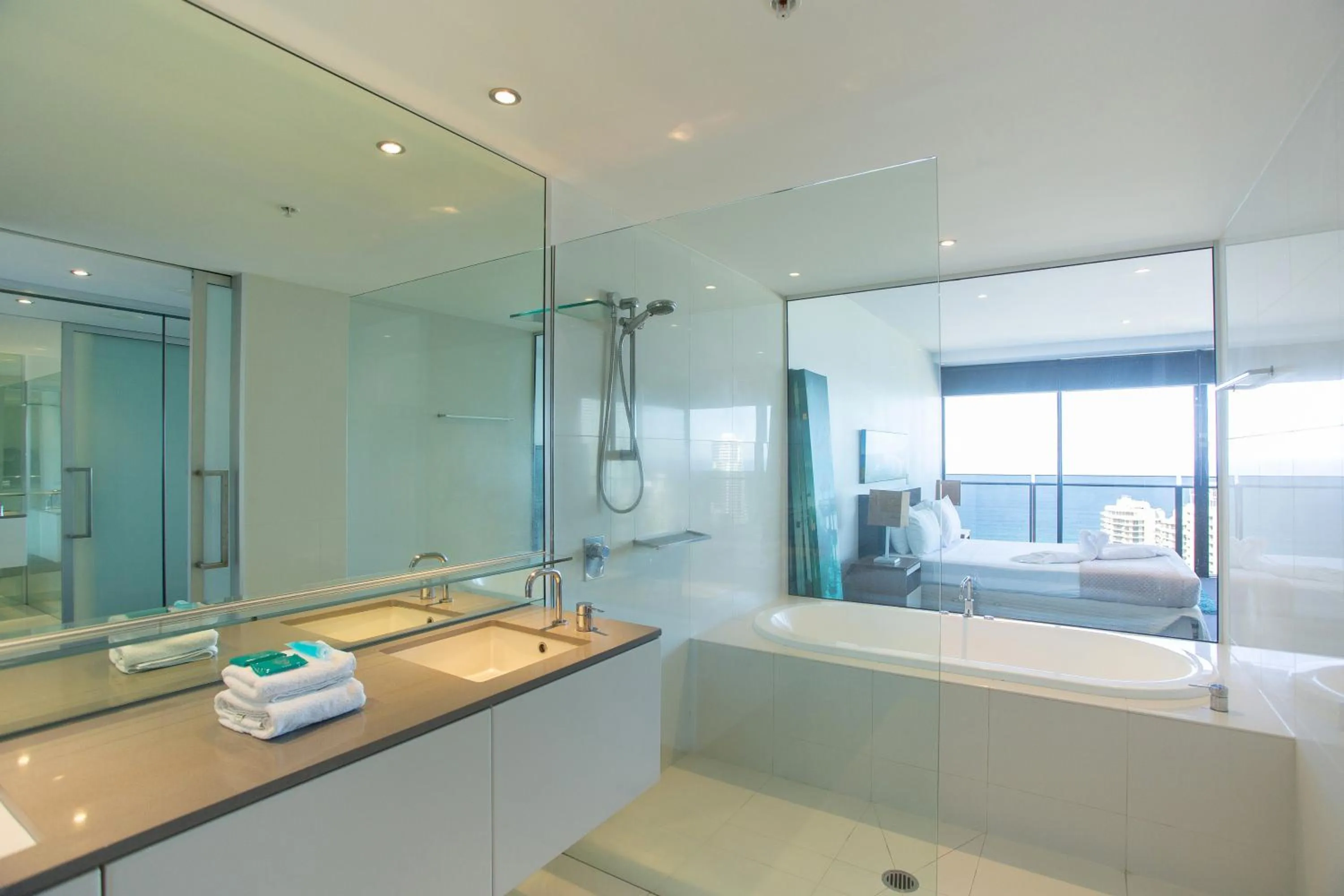 Circle on Cavill - Hosted by Coastal Letting Co.