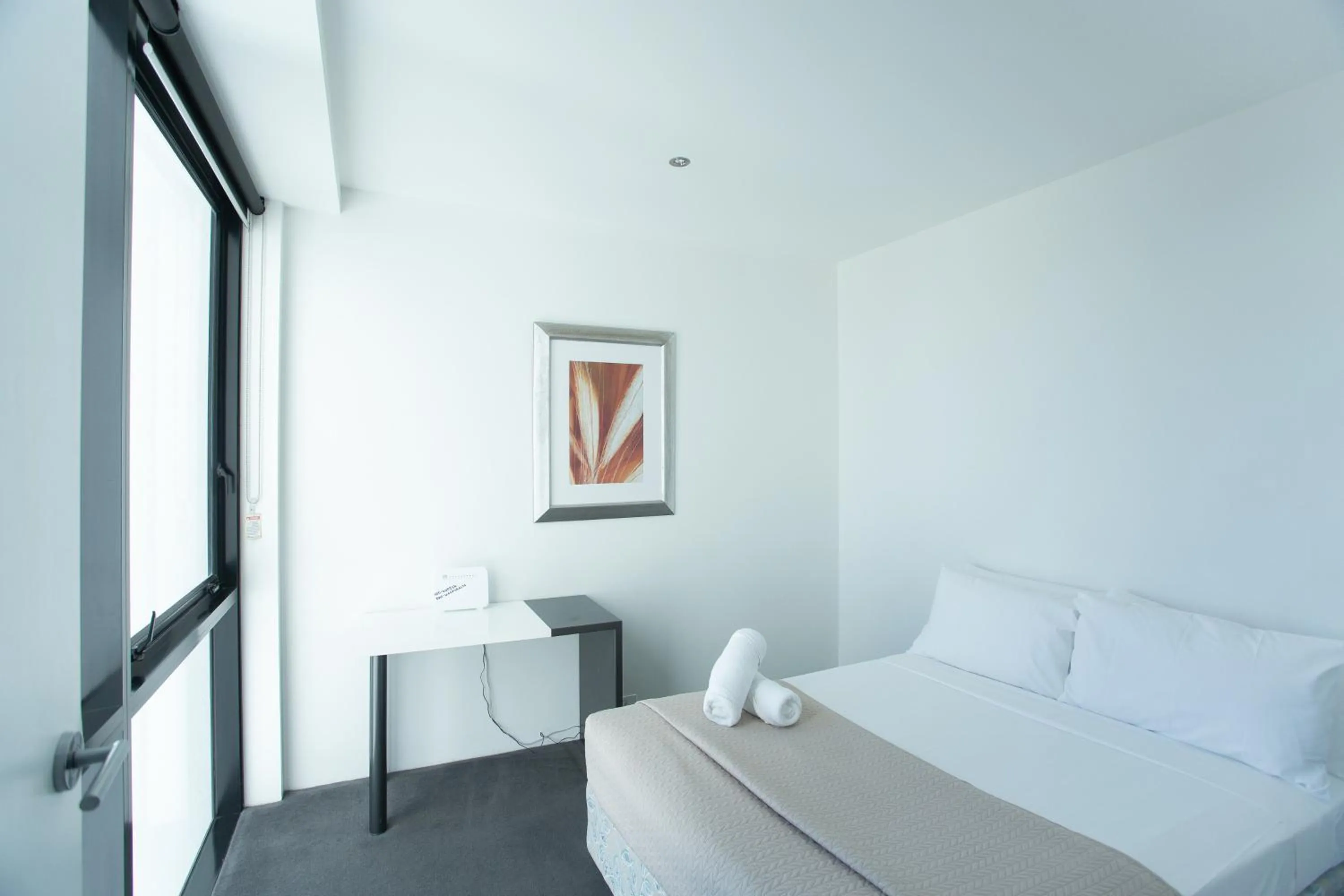 Bed in Circle on Cavill - Hosted by Coastal Letting Co.